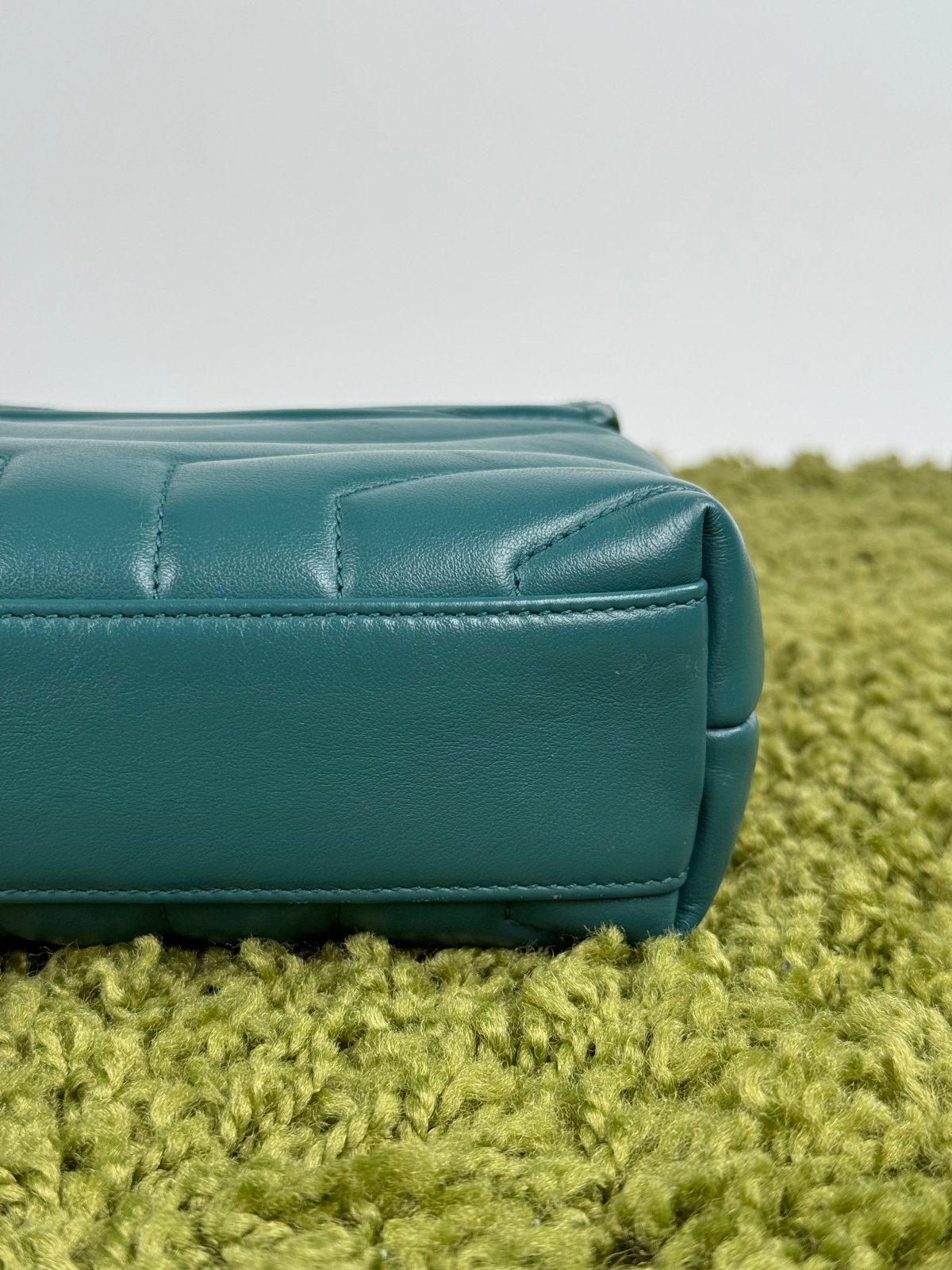 Borsa a tracolla Saint Laurent Toy LouLou Verde - Second Hand Di Fiore