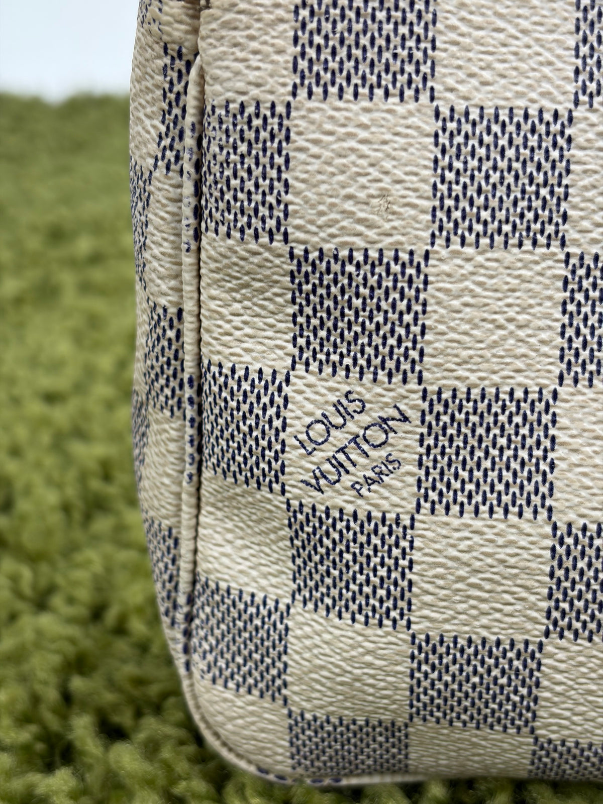 Pochette Accessories Louis Vuitton  in tela Damier Azur Bianca Monogram