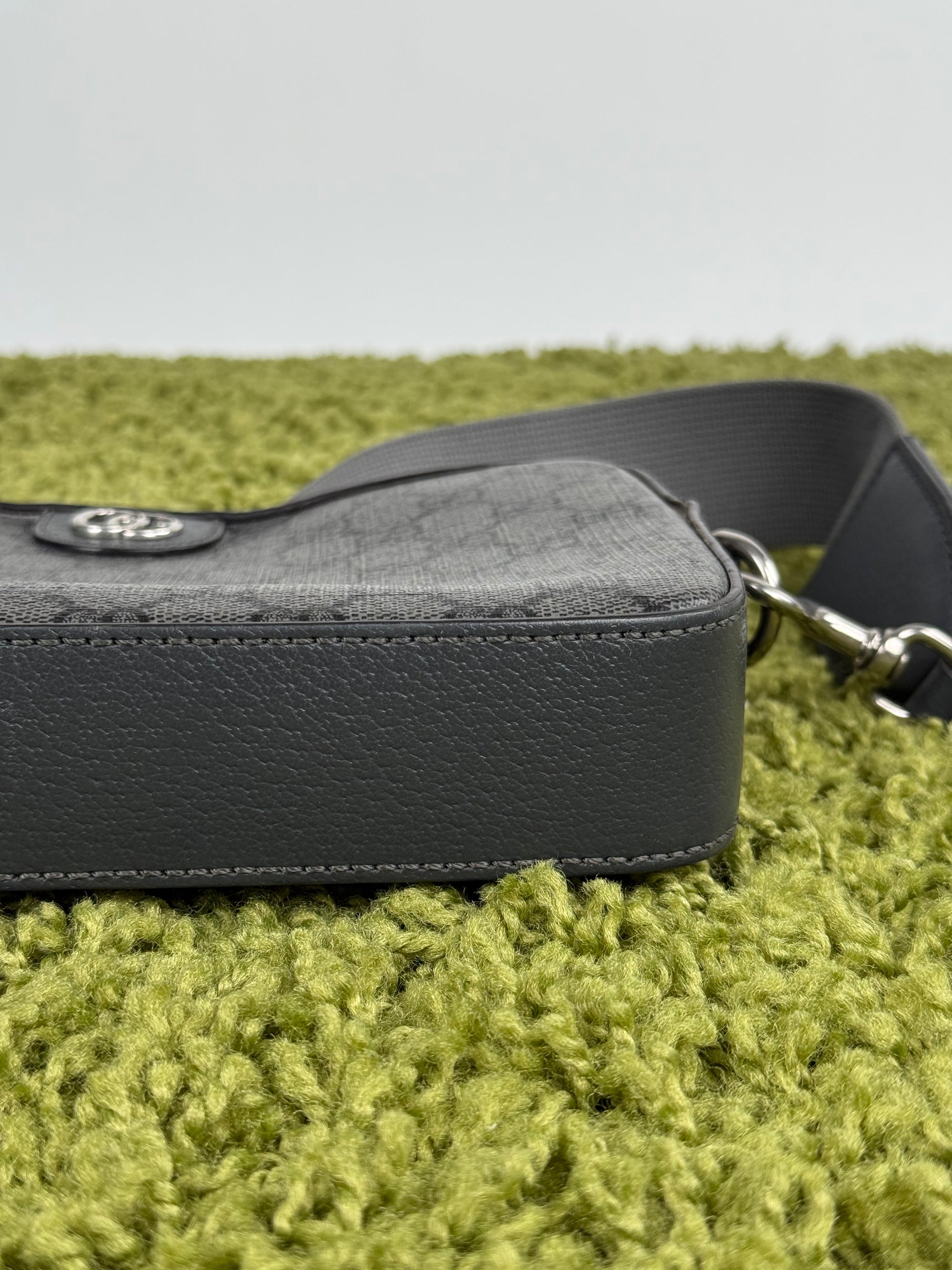 Borsa a tracolla Ophidia Gucci Monogram Verde