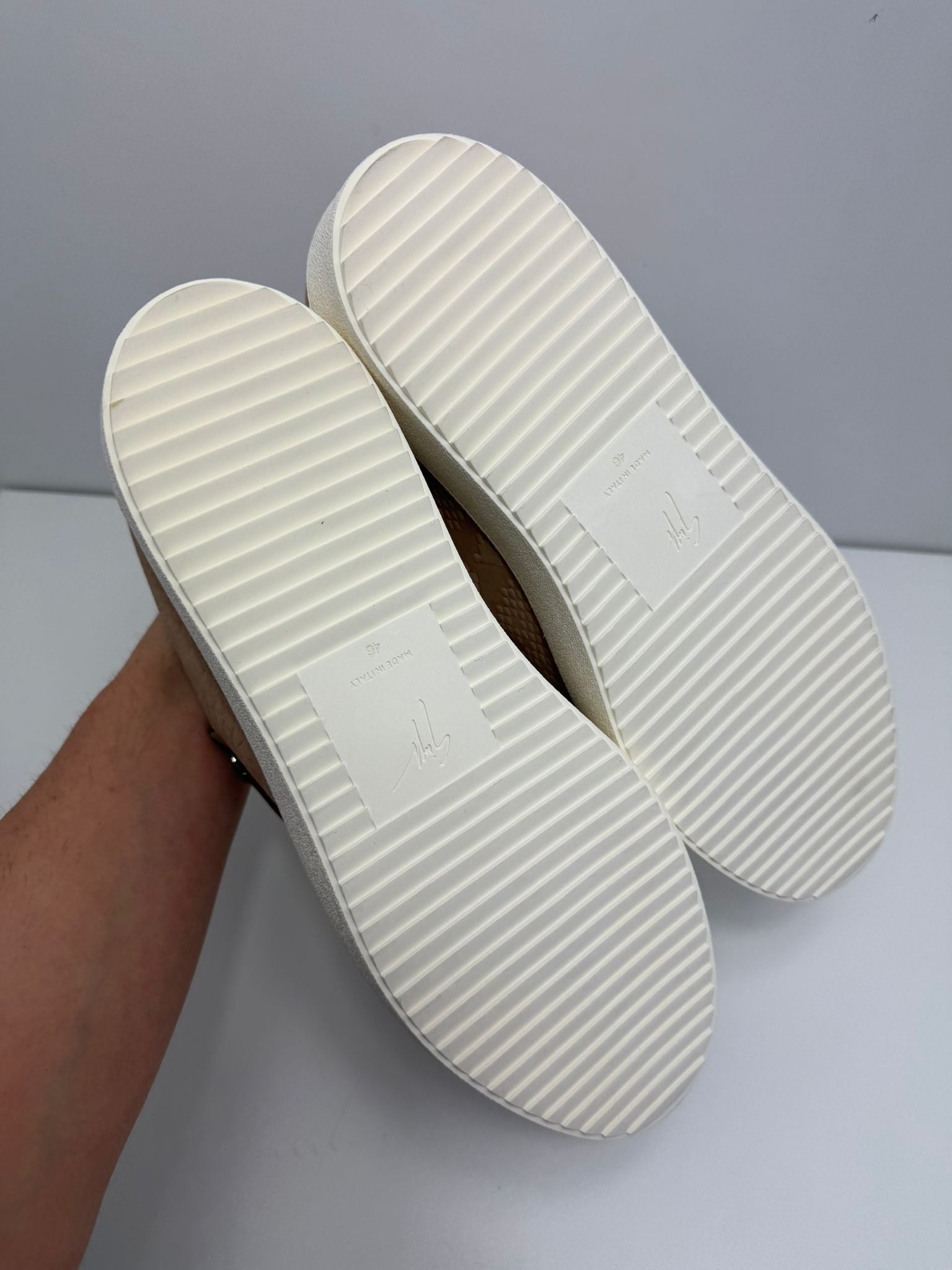 Giuseppe zanotti 46 salmone