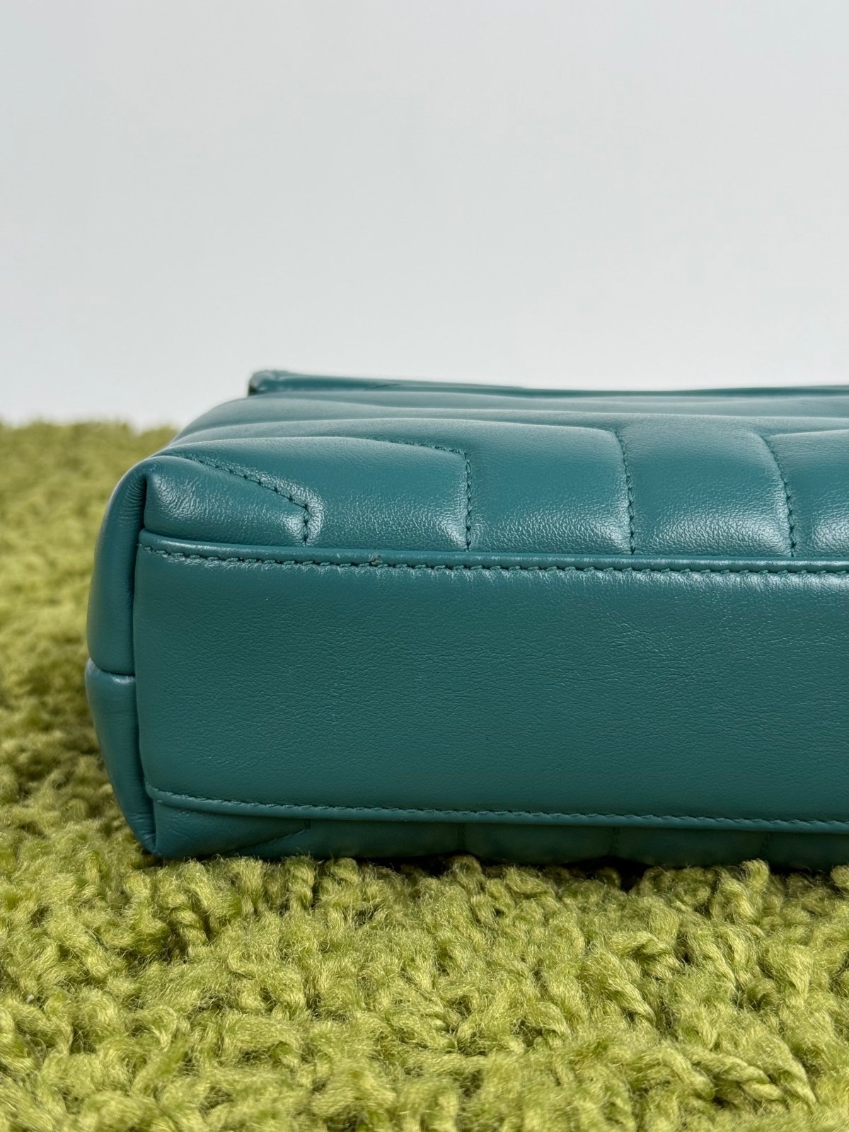 Borsa a tracolla Saint Laurent Toy LouLou Verde - Second Hand Di Fiore