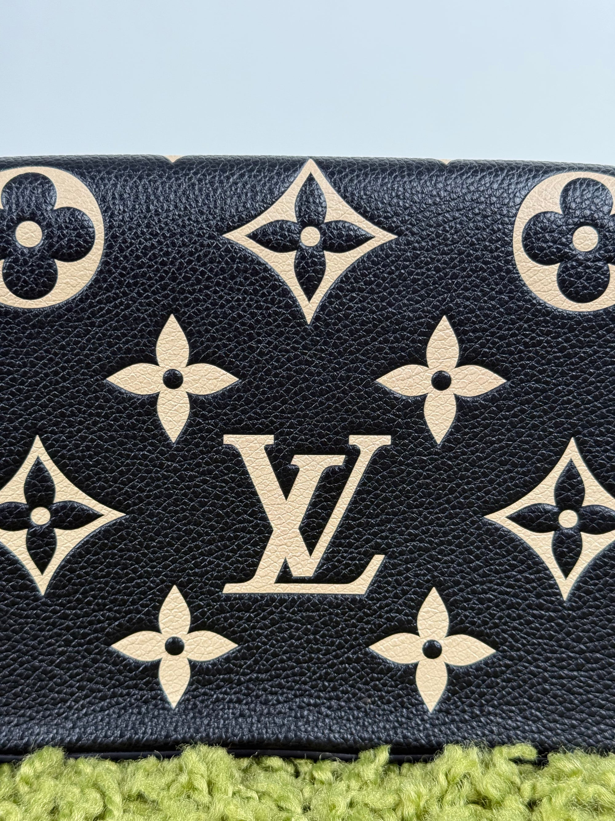 Pochette Louis Vuitton nera