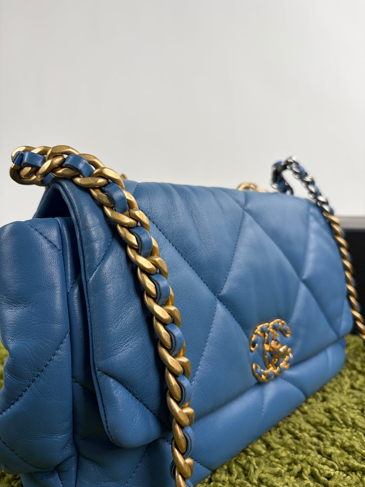 Borsa Chanel 19 Trapuntata in Pelle Azzurra