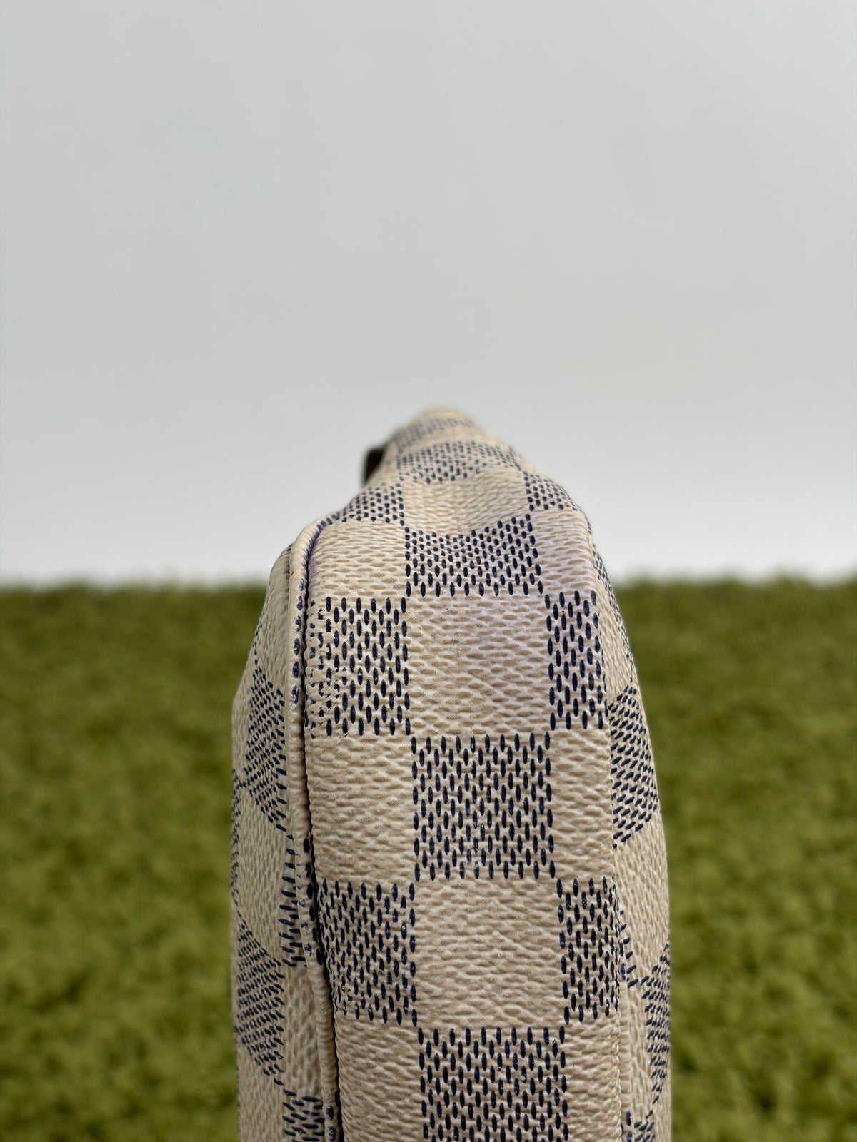 Pochette Accessories Louis Vuitton  in tela Damier Azur Bianca Monogram