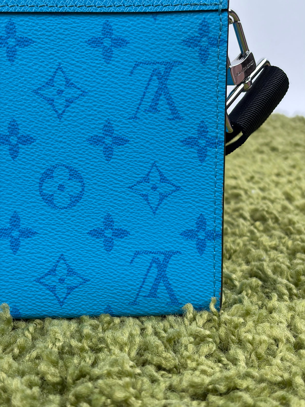Mini Borsa a tracolla Louis Vuitton Gaston Azzurra
