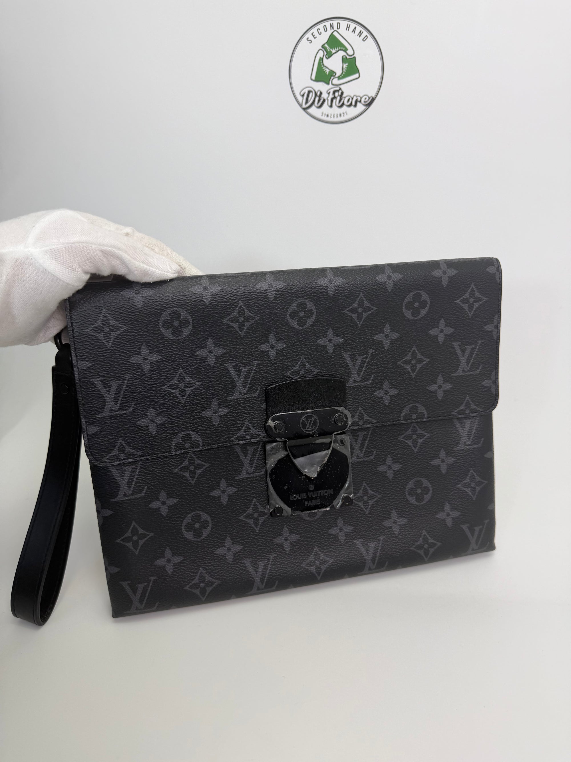 Louis Vuitton pochette lock nera