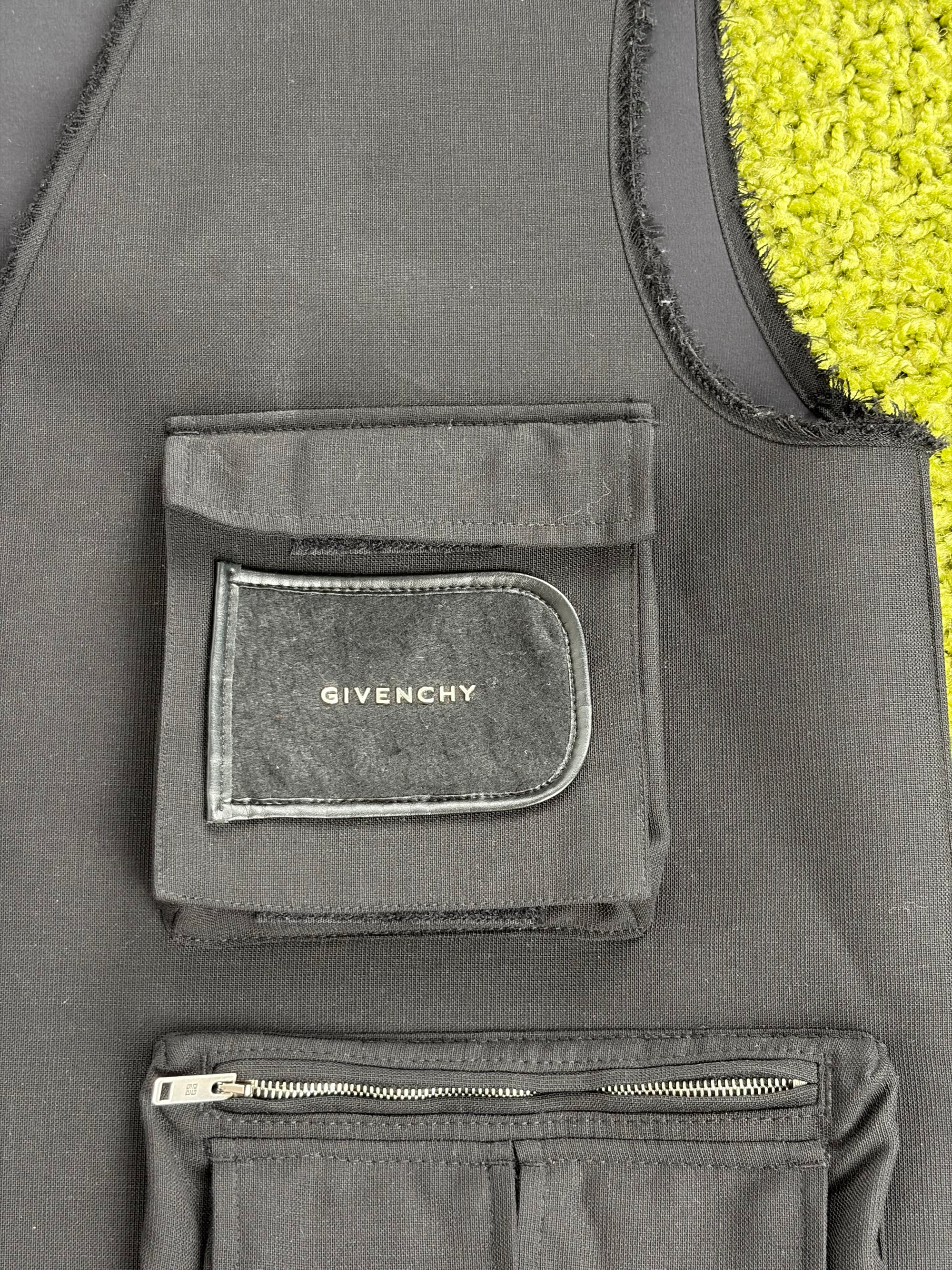 Smanicato Givenchy Size 50 nero