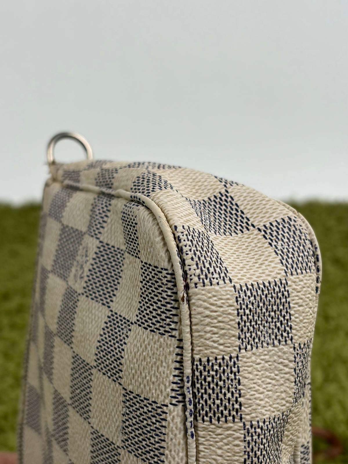 Pochette Accessories Louis Vuitton  in tela Damier Azur Bianca Monogram