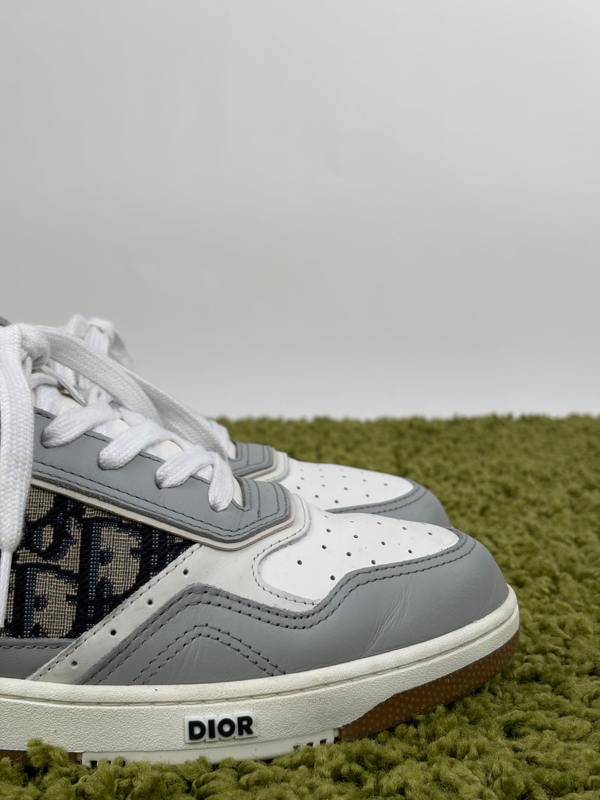 Dior B27 Size 44 grigie e bianche