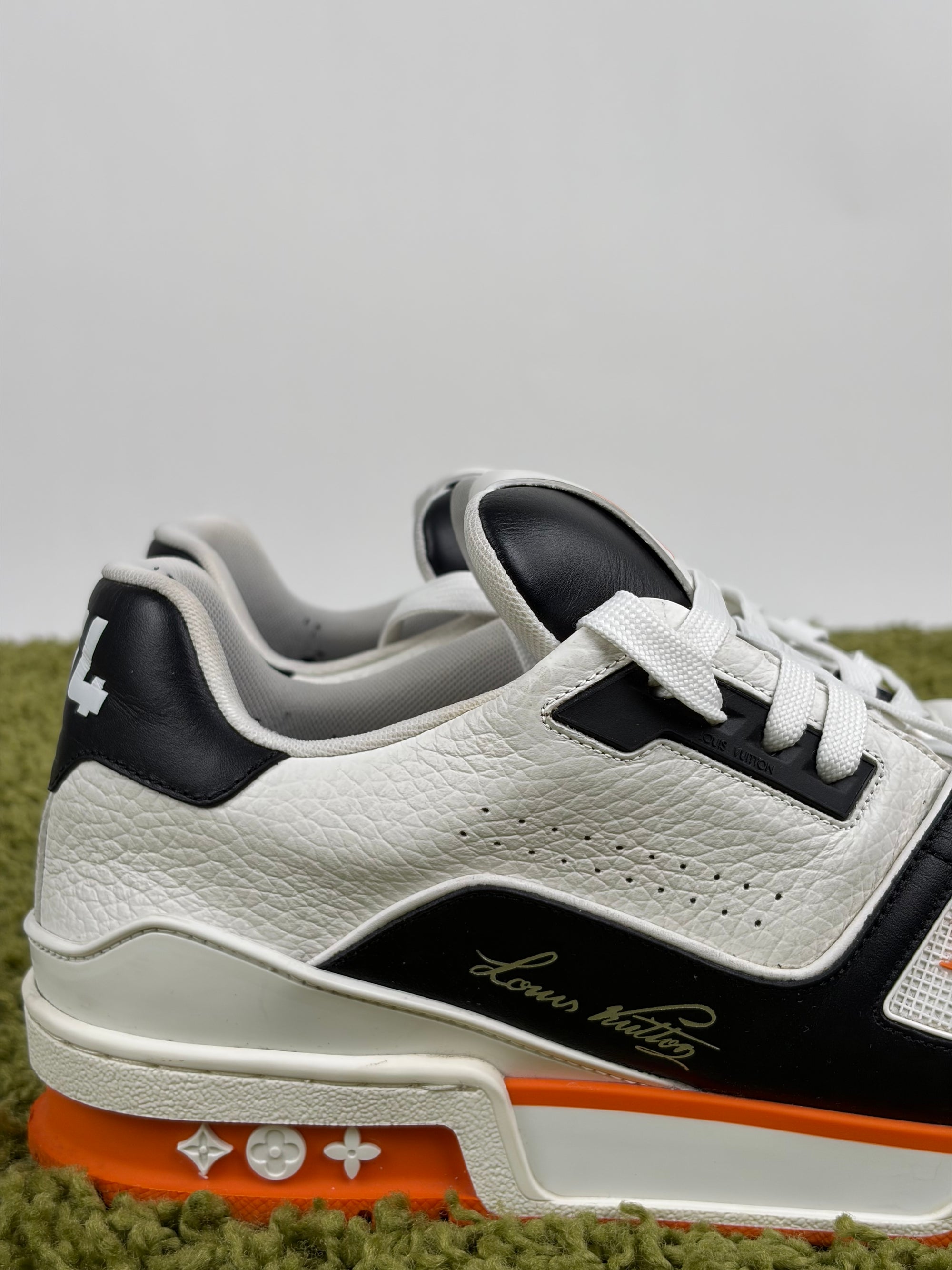 Louis Vuitton trainer Size 8=42 calza 43 bianche nere e arancioni
