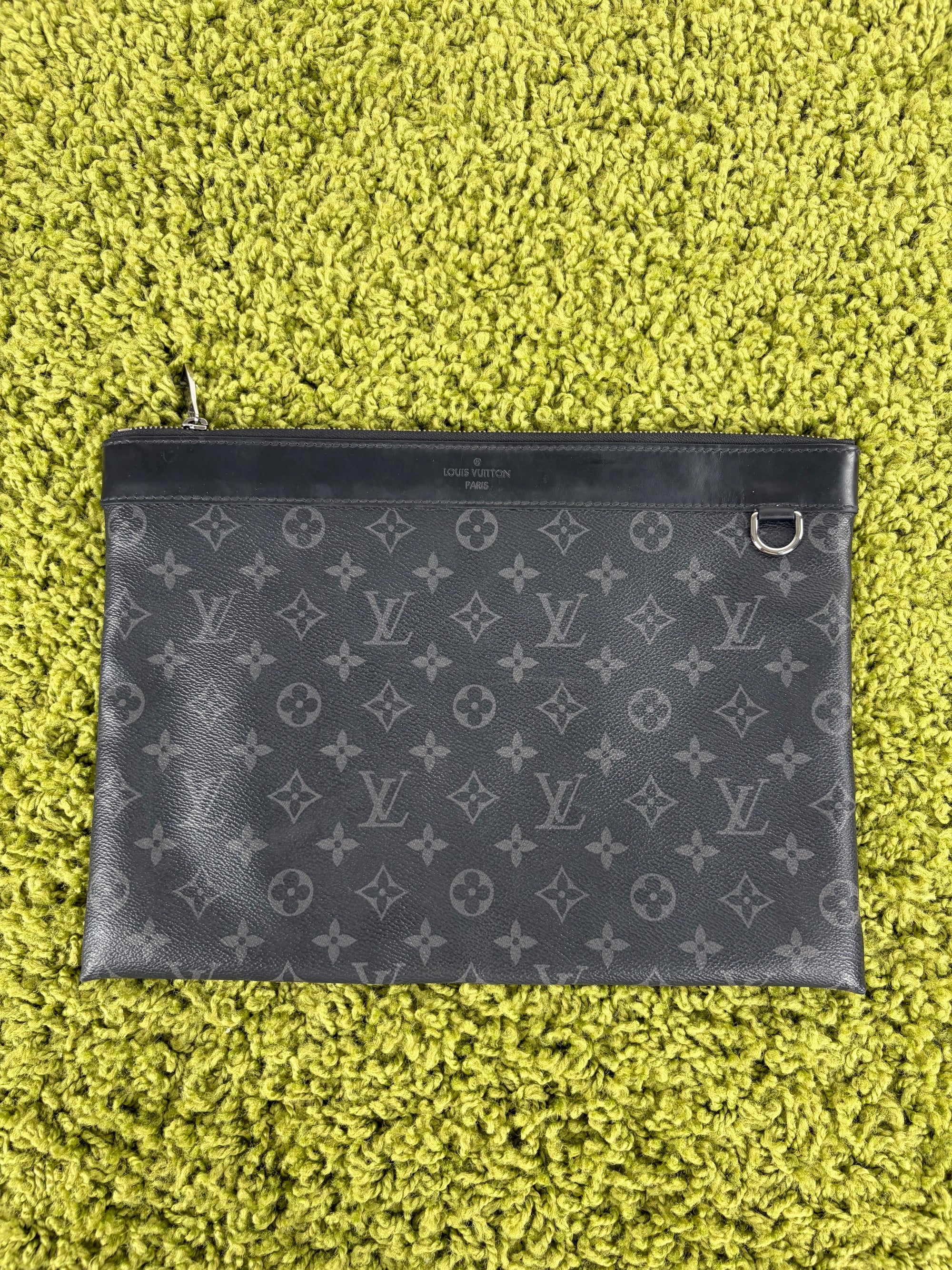 Pochette Louis vuitton voyage nera