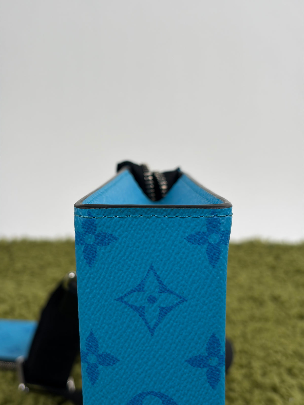 Mini Borsa a tracolla Louis Vuitton Gaston Azzurra