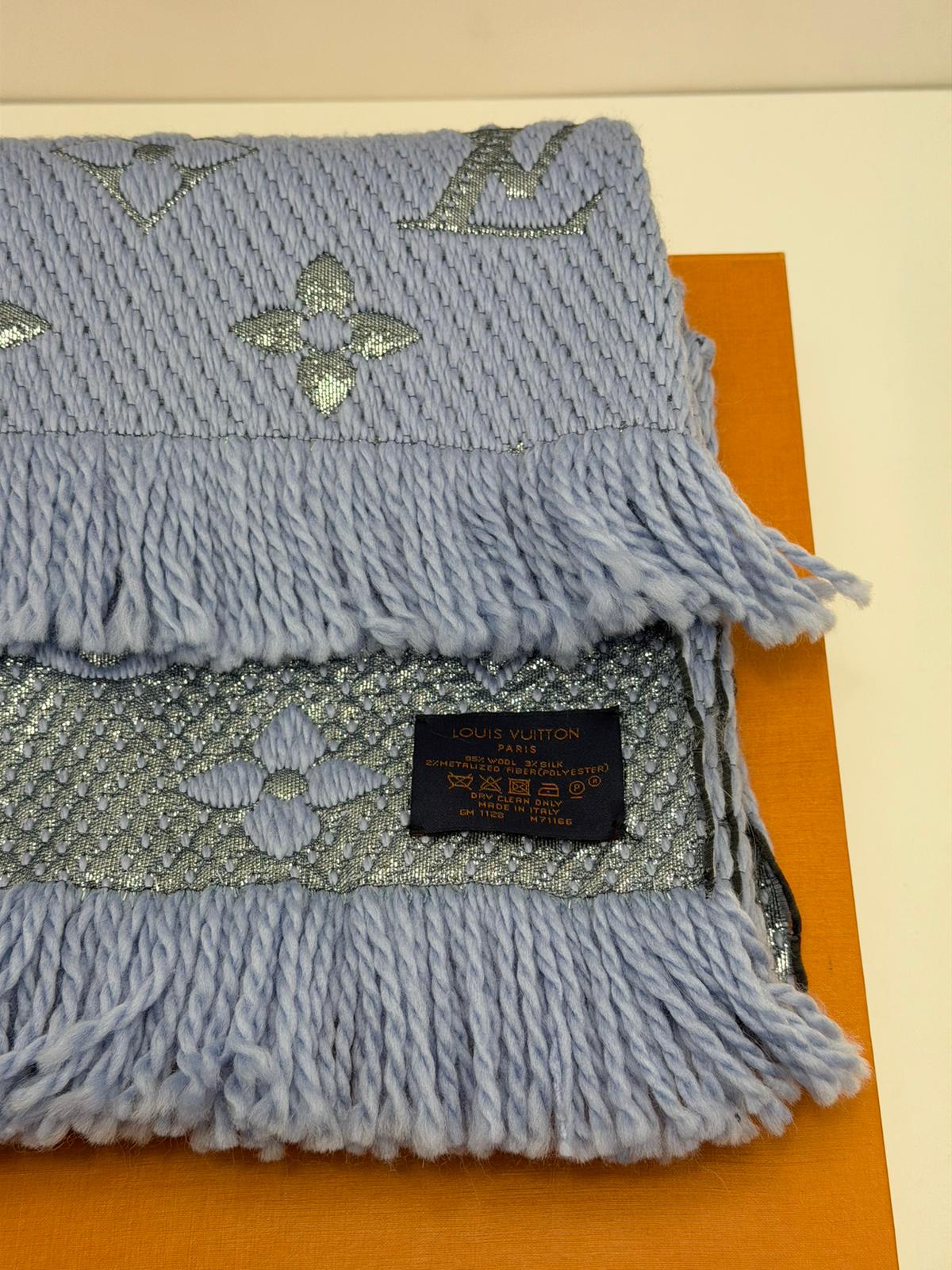 sciarpa logo mania Louis Vuitton azzurro argento