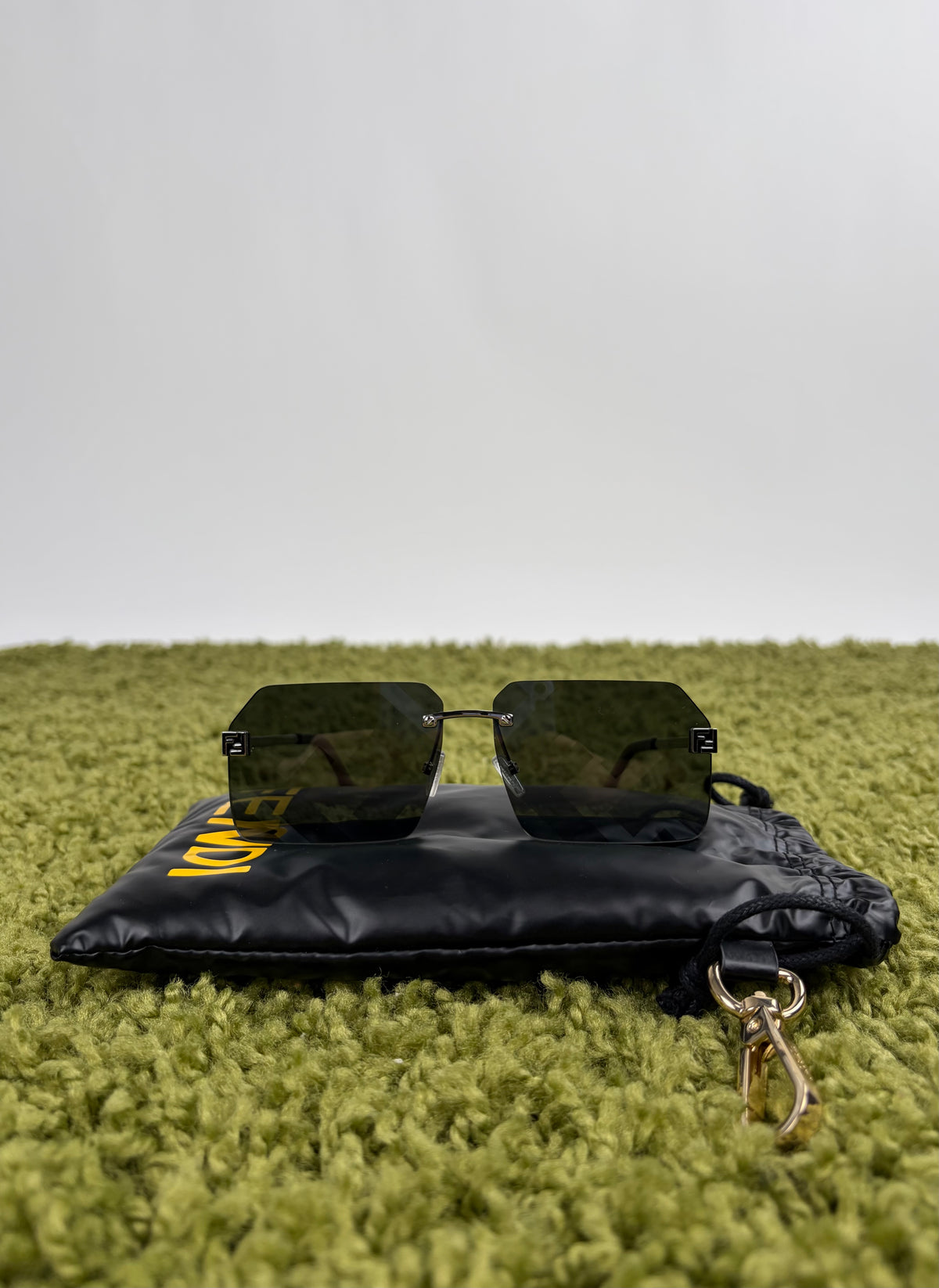 Occhiali da sole gemoetrici Fendi Sky FE40043U Montatura glasant Nero