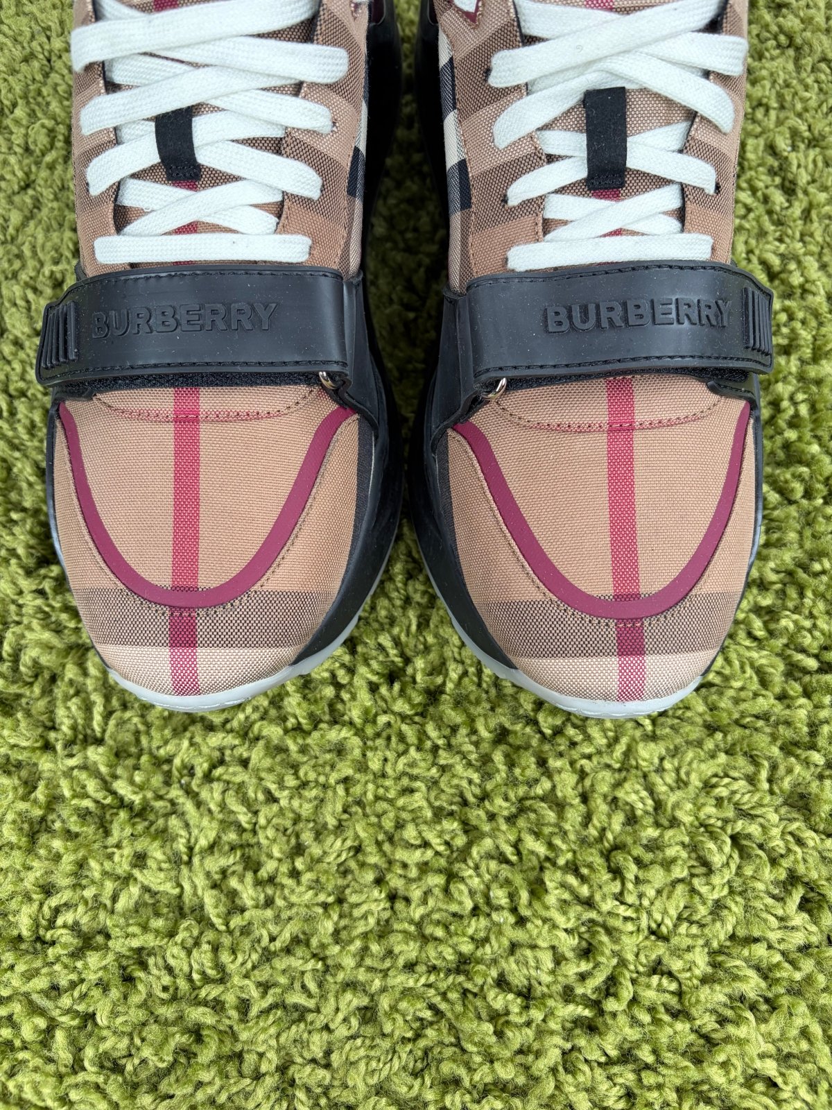 Burberry New Runner Beige 46 - Second Hand Di Fiore