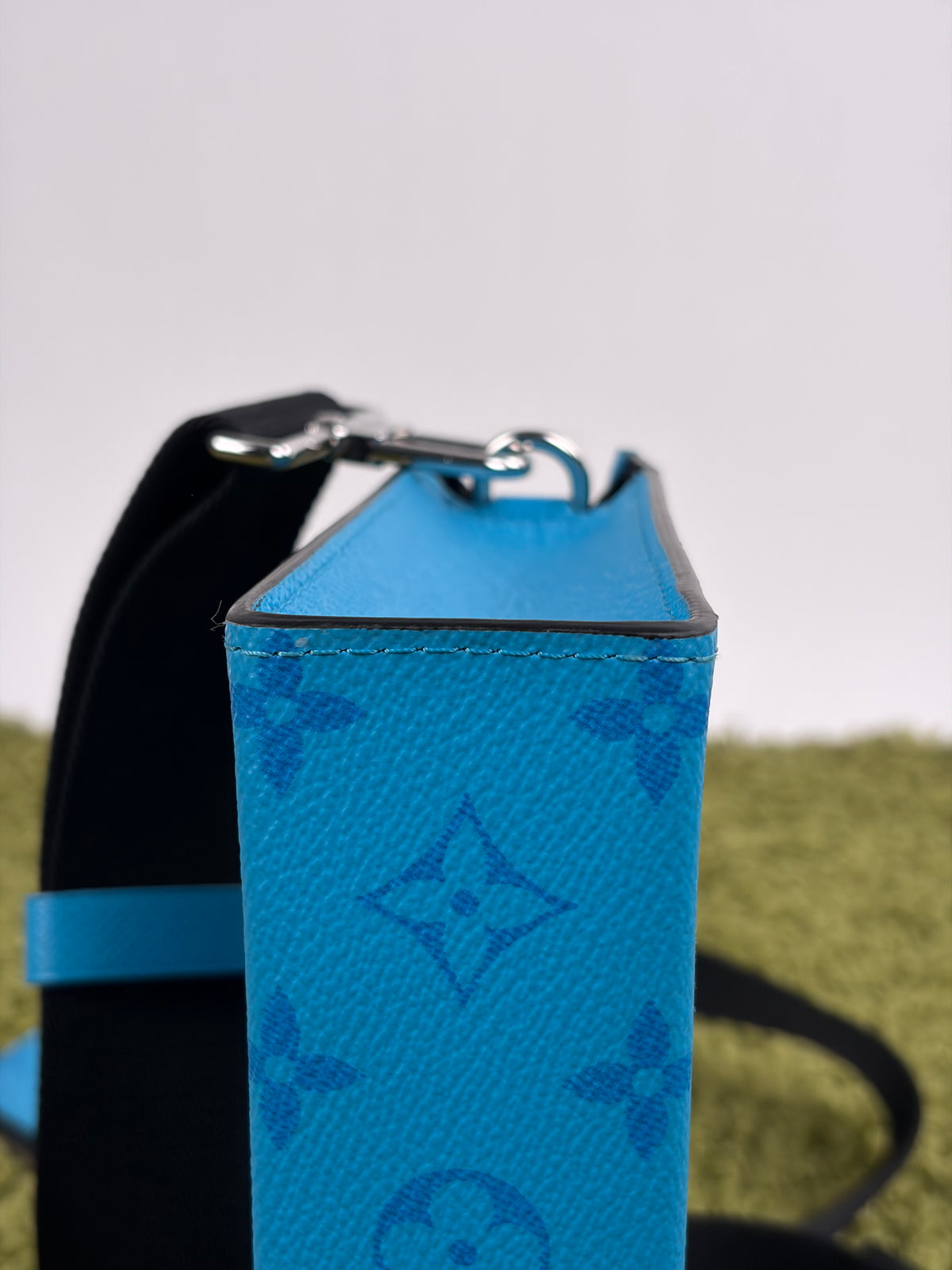 Mini Borsa a tracolla Louis Vuitton Gaston Azzurra