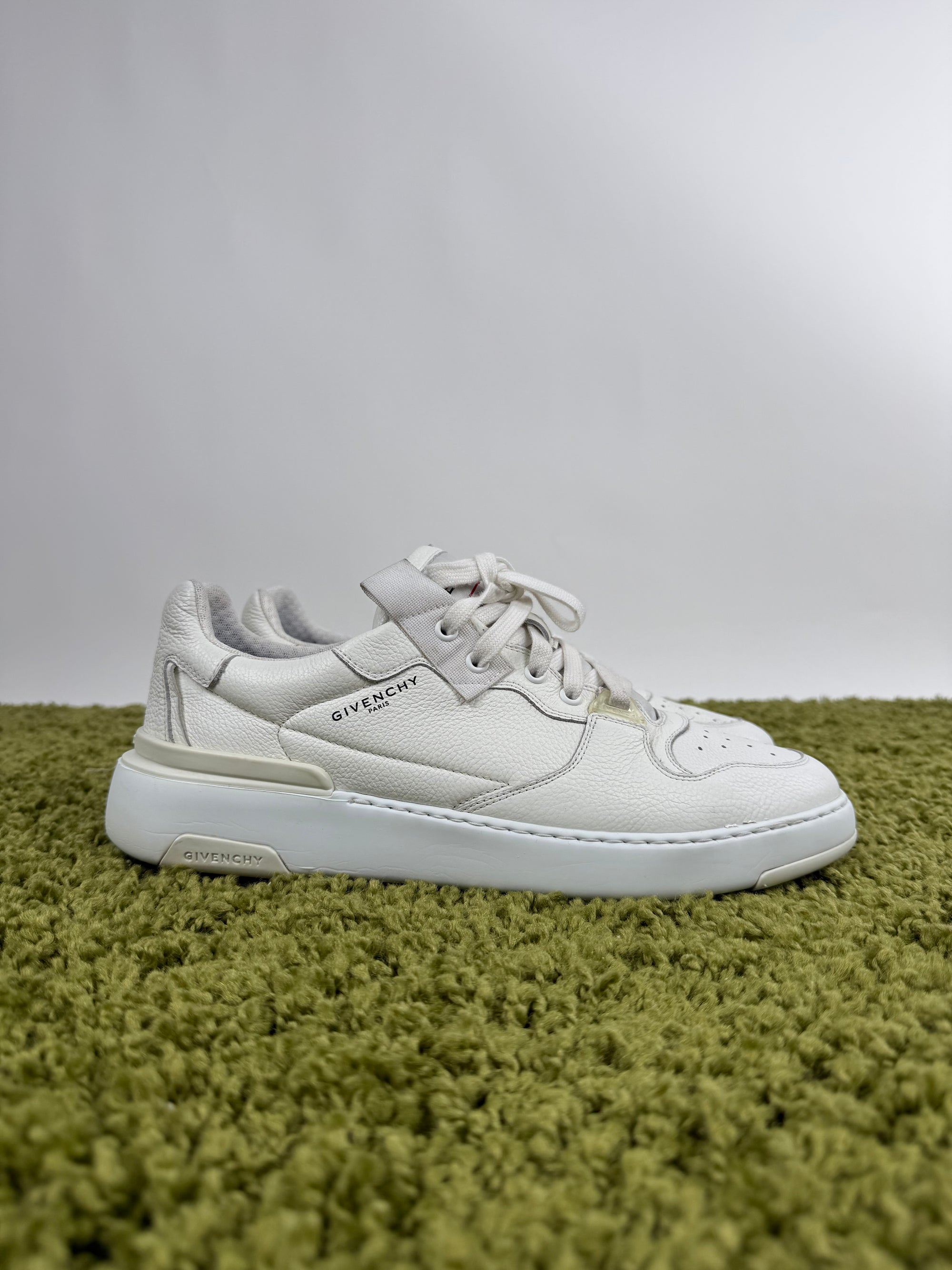 Givenchy Wing Low Sneaker 43