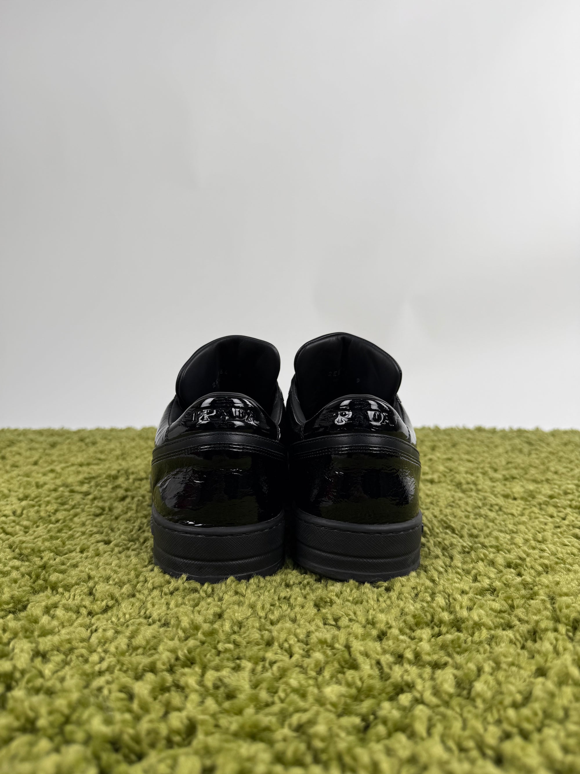 Prada Low Sneaker 43