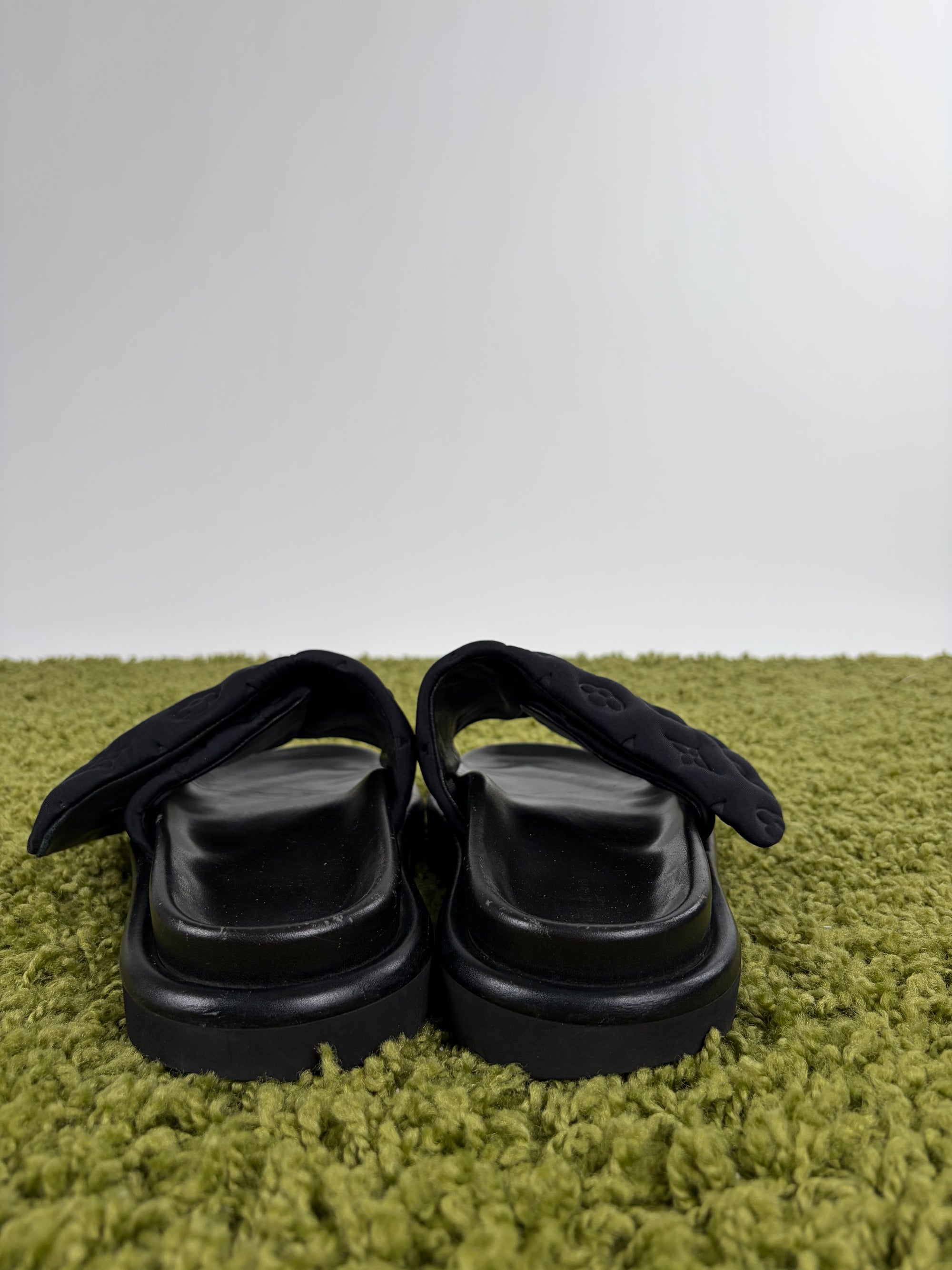 Sandali Louis vuitton Mule bassa pool pillow Size 40 neri