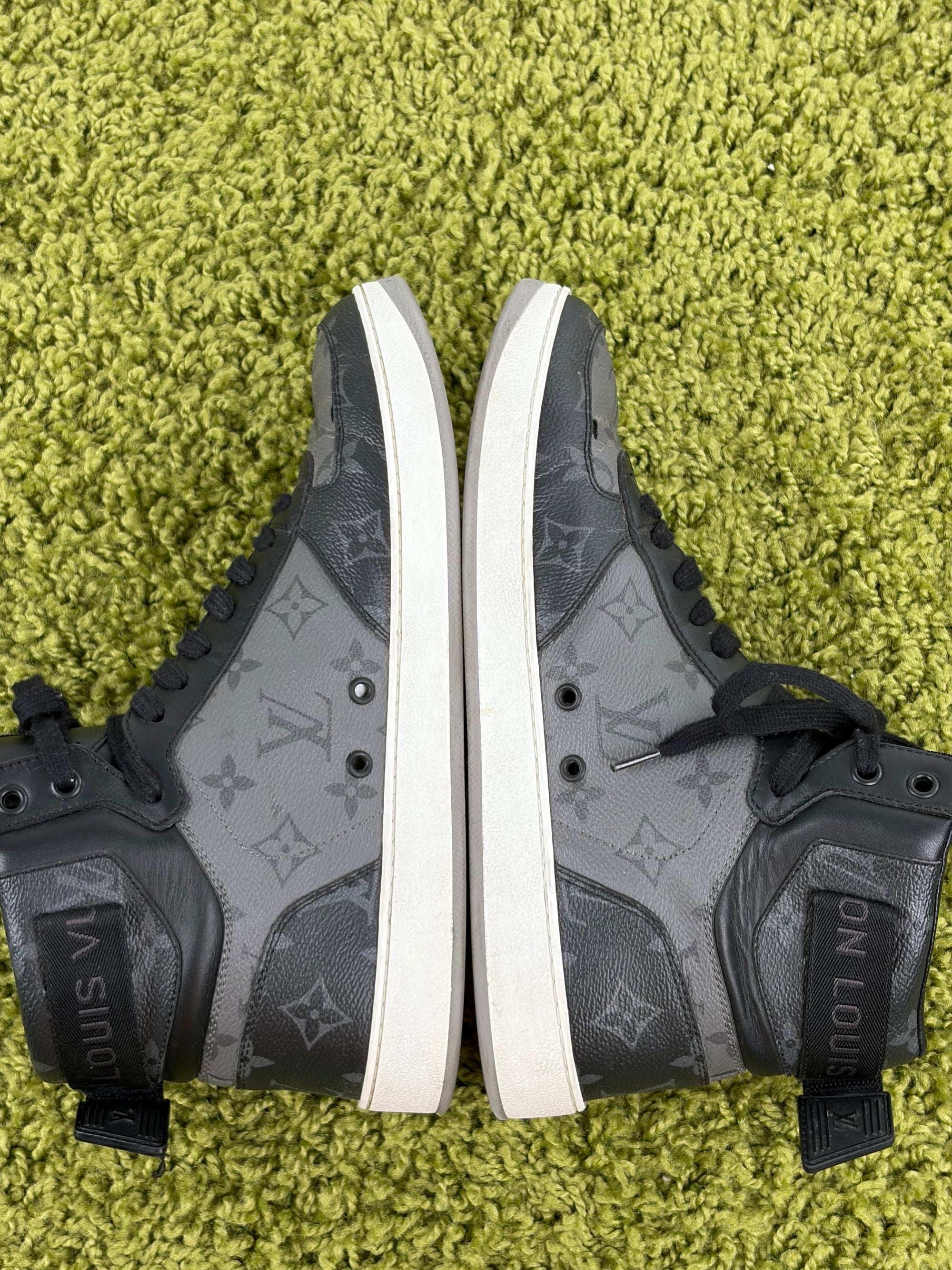 Louis vuitton rivoli Size 7=41 calza 42 nere e grigie