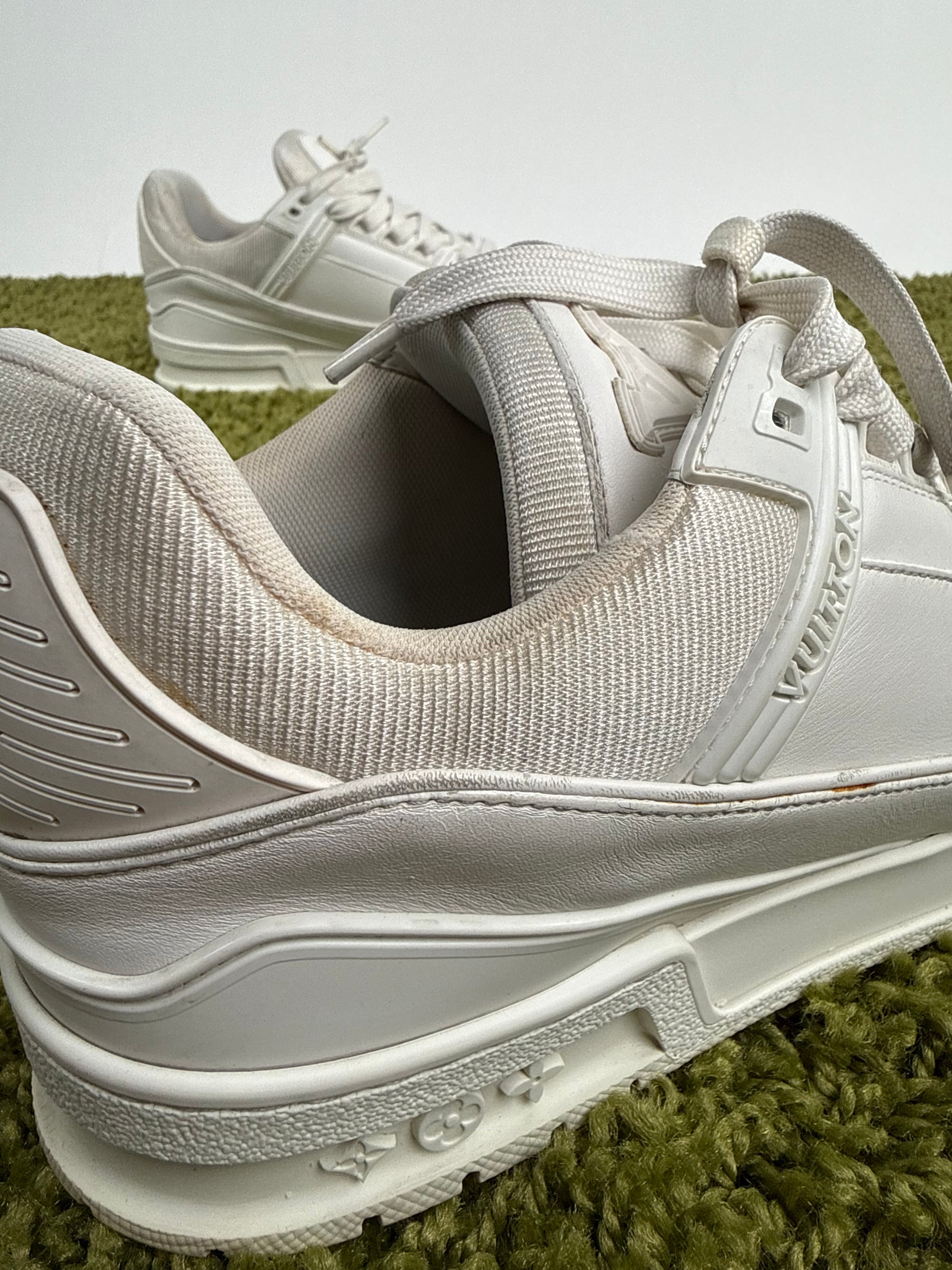 Louis Vuitton Trainer 42 veste 43