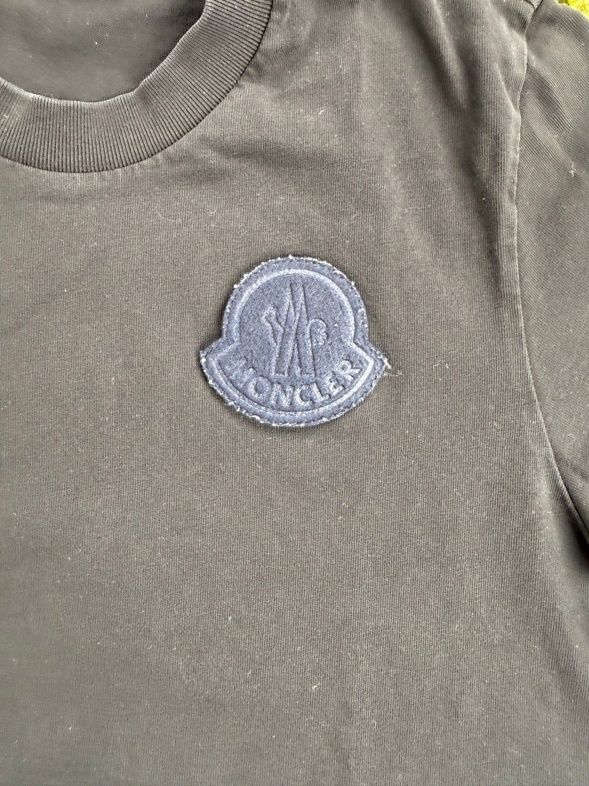 T-shirt Moncler Nera S - Second Hand Di Fiore