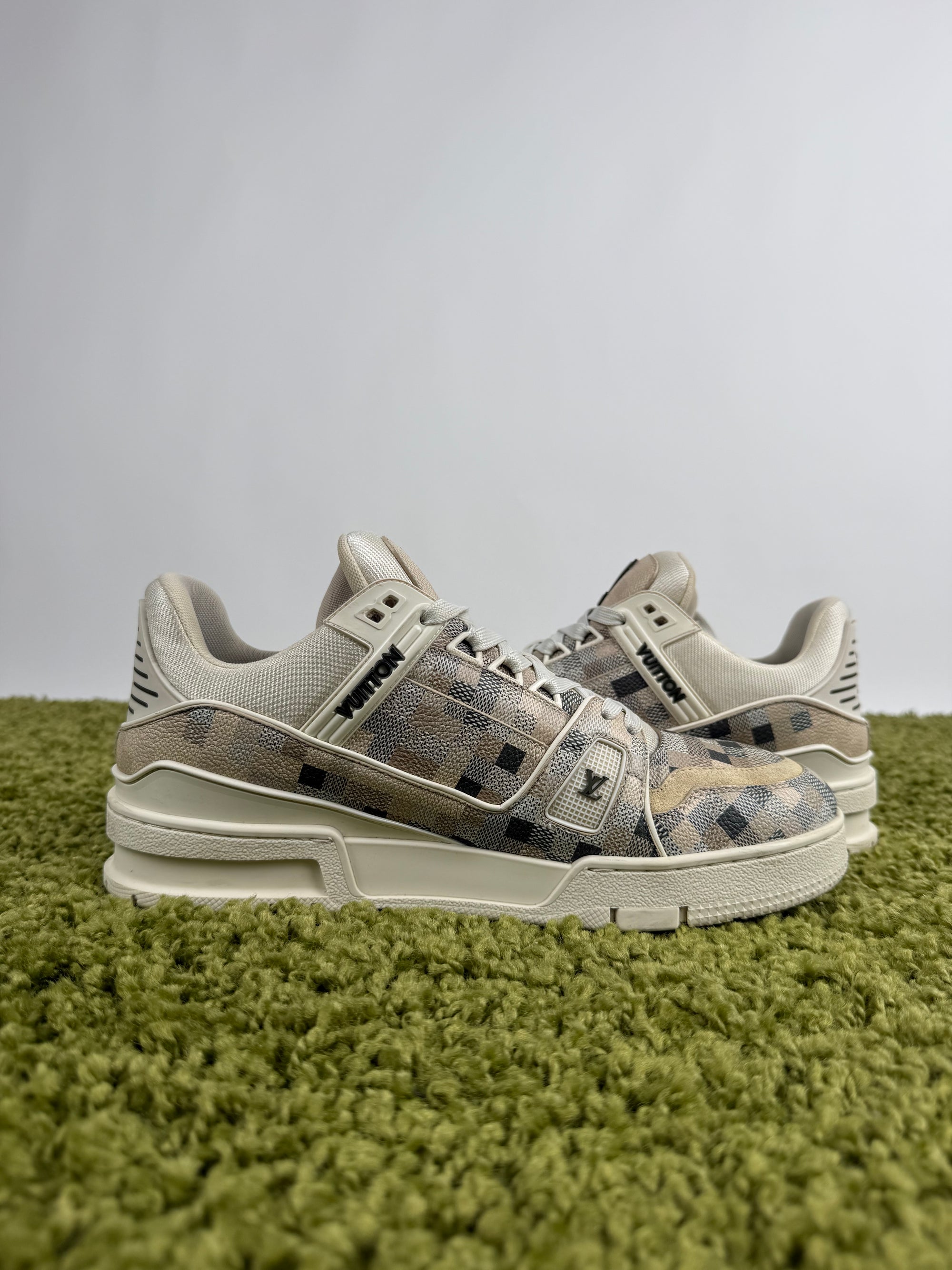 Louis Vuitton Trainer 41 veste 42