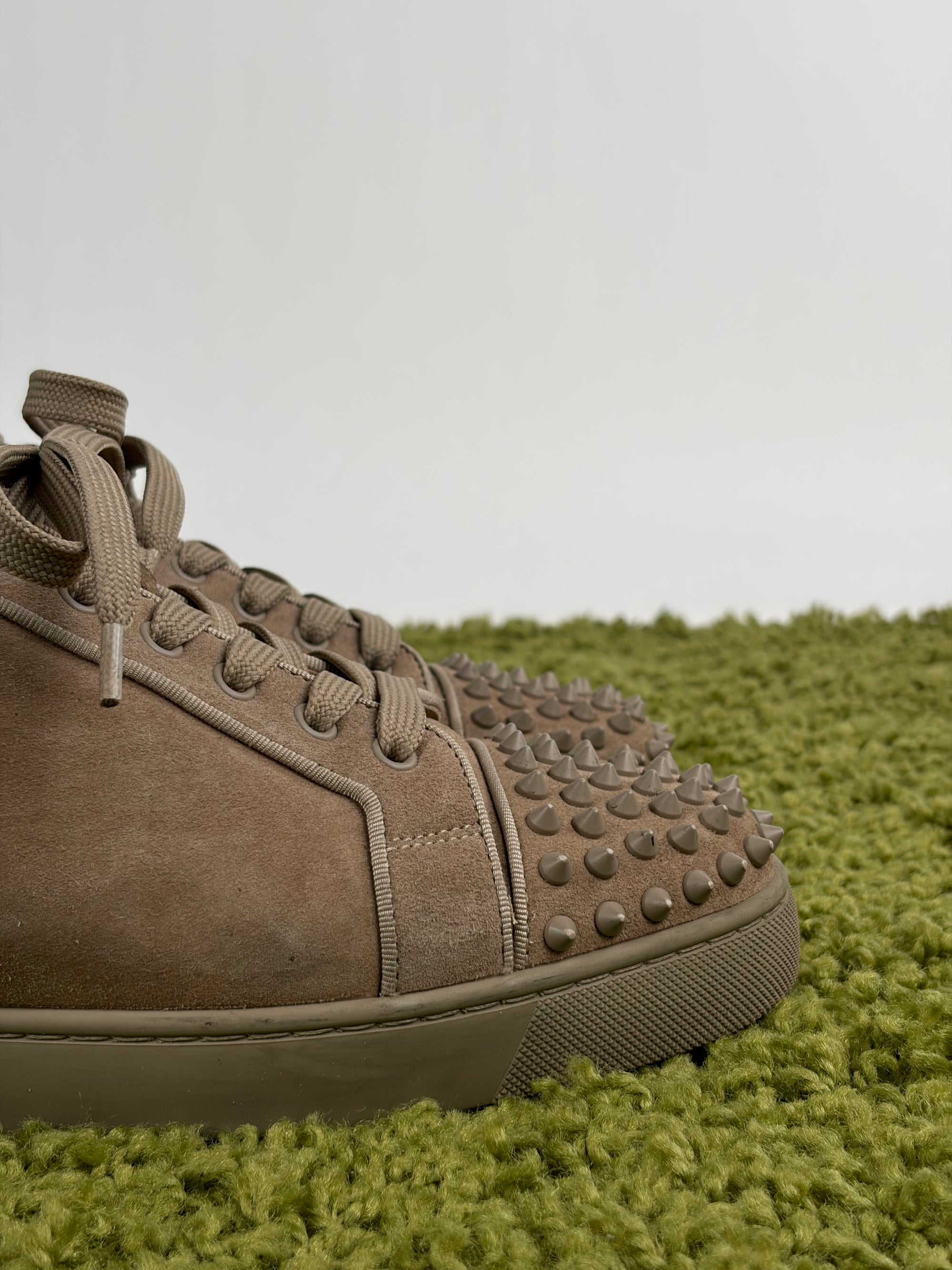 Louboutin basse Size 42 marroni