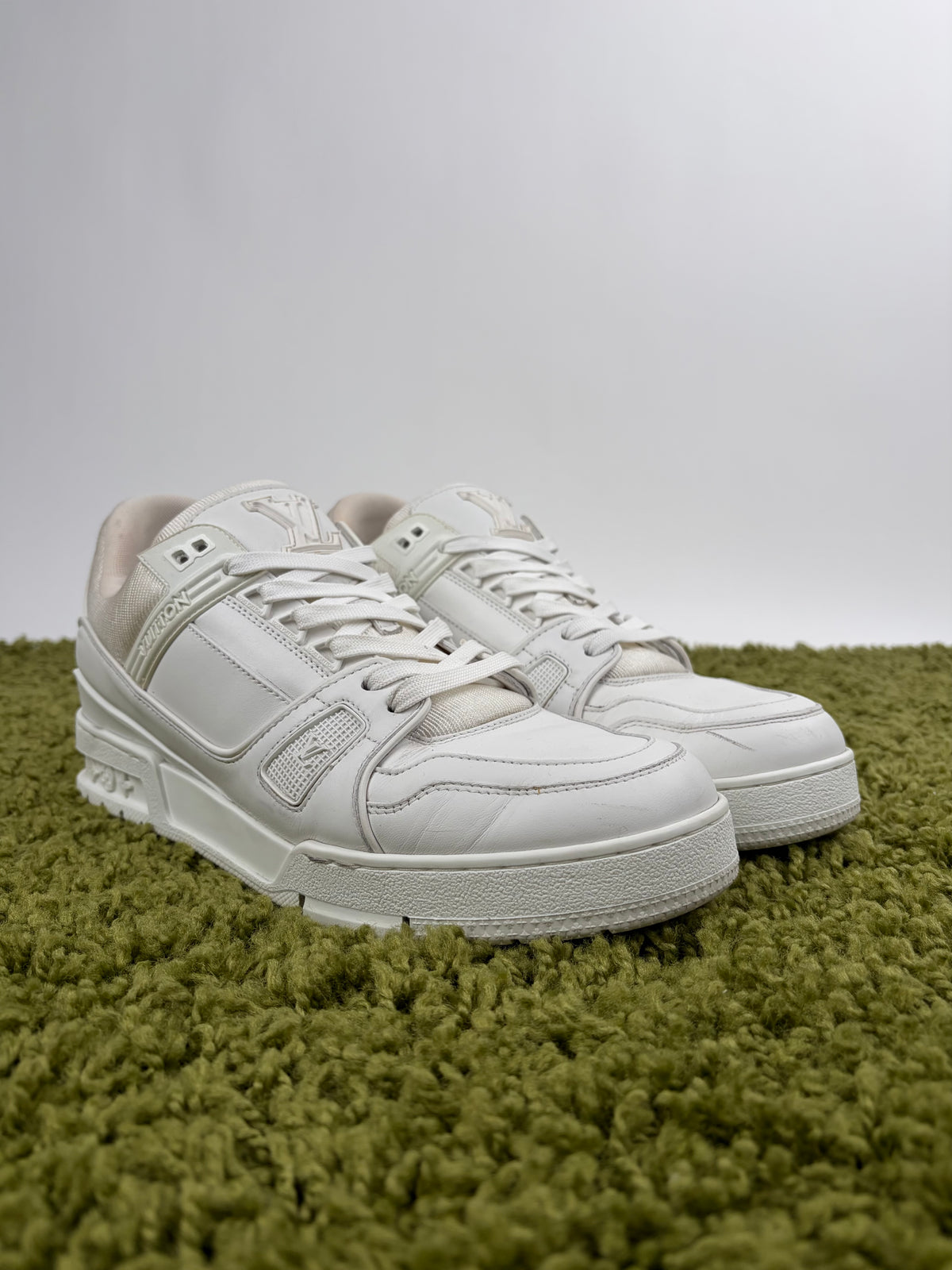 Louis Vuitton Trainer Bianca 8.5