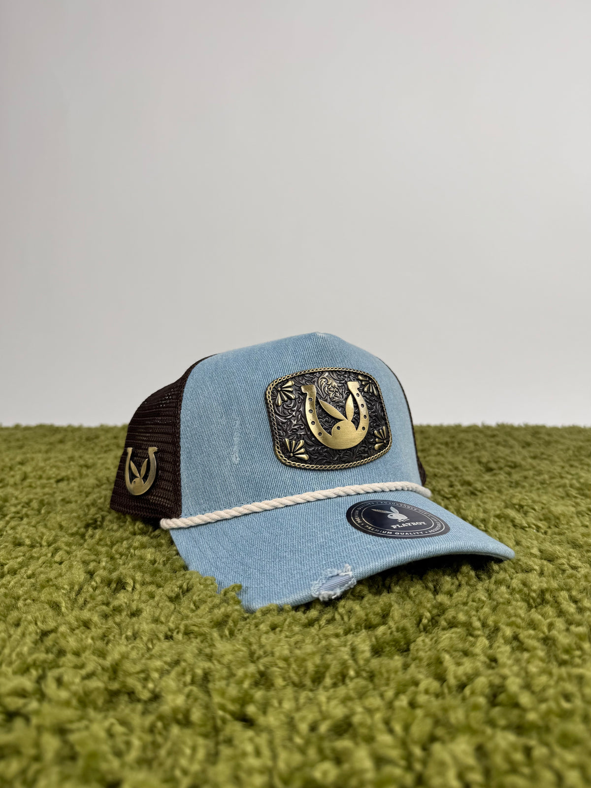 Cappello Playboy con visiera in denim