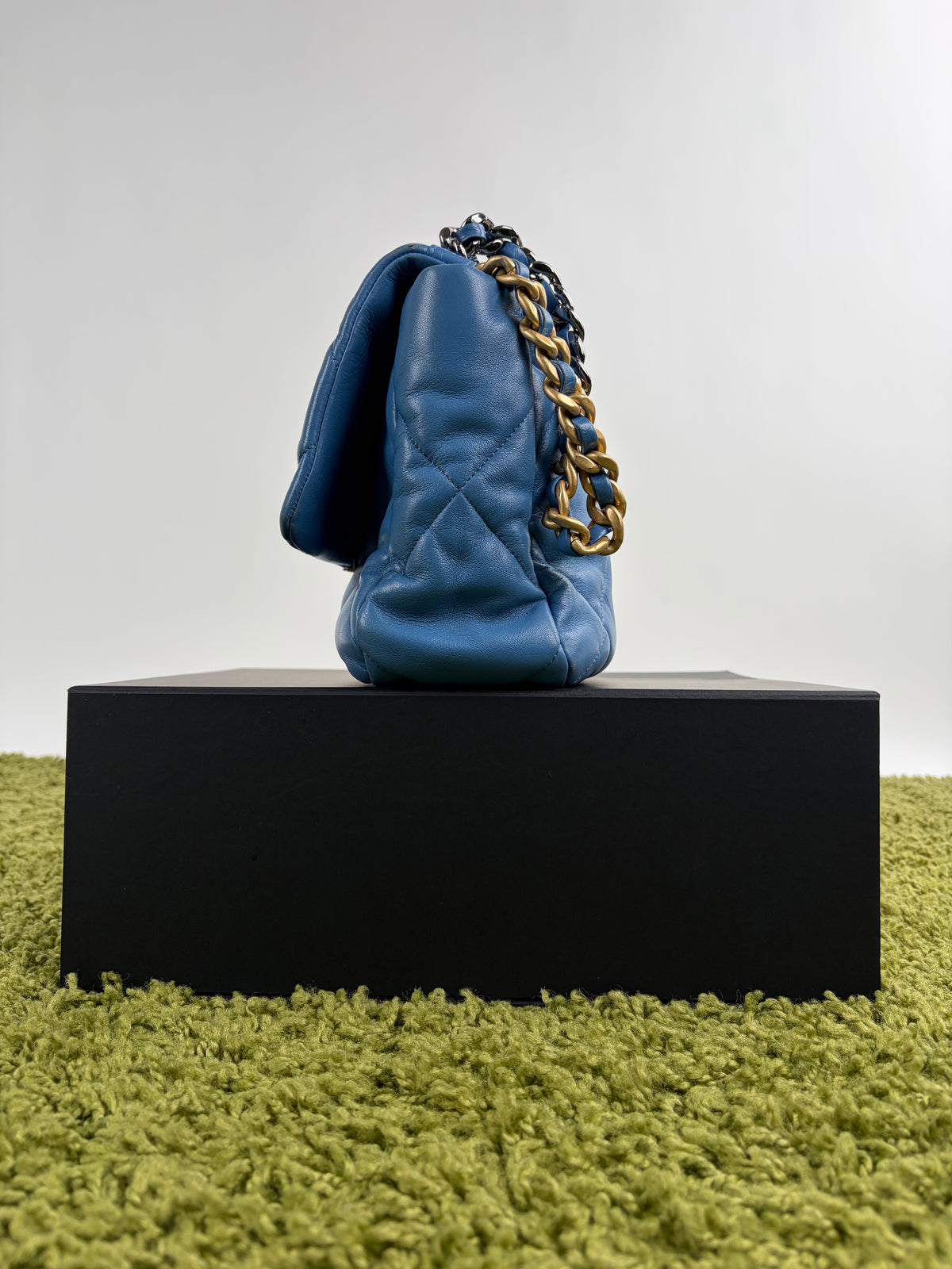 Borsa Chanel 19 Trapuntata in Pelle Azzurra