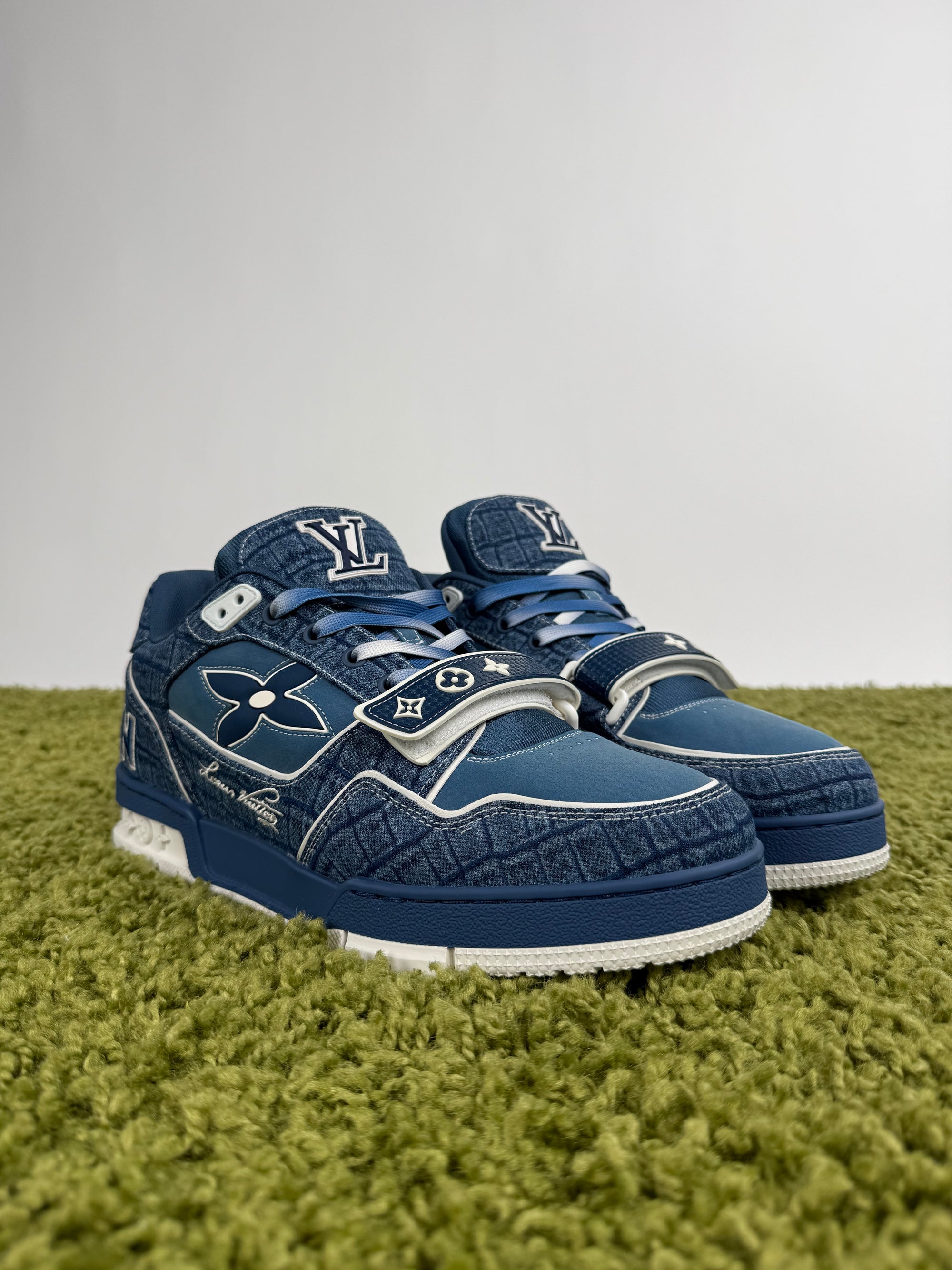 Louis Vuitton Trainer in Denim Blu 9.5