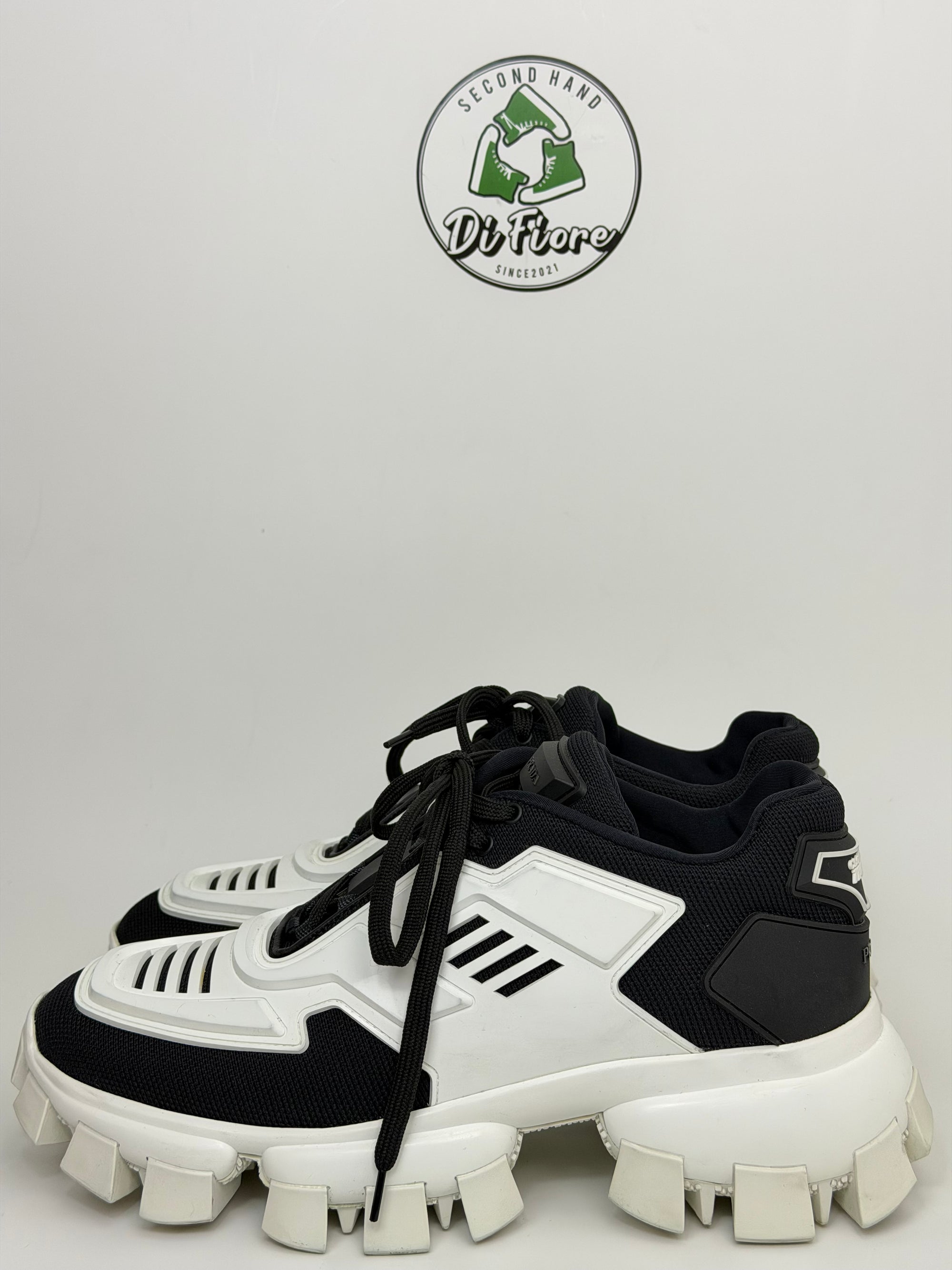 Prada Thunder Size 39.5 bianche e nere