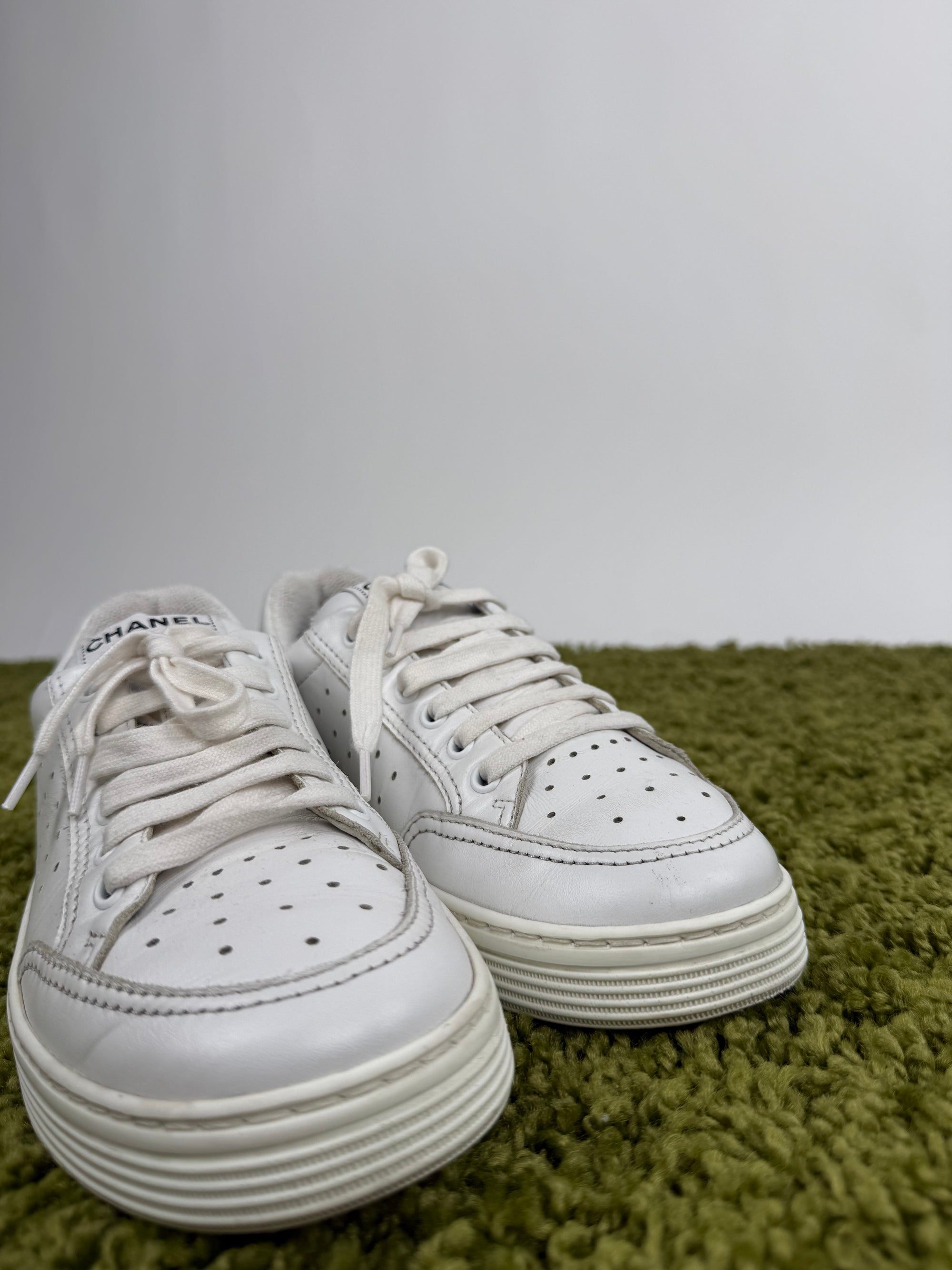 Chanel Low Sneaker 38.5