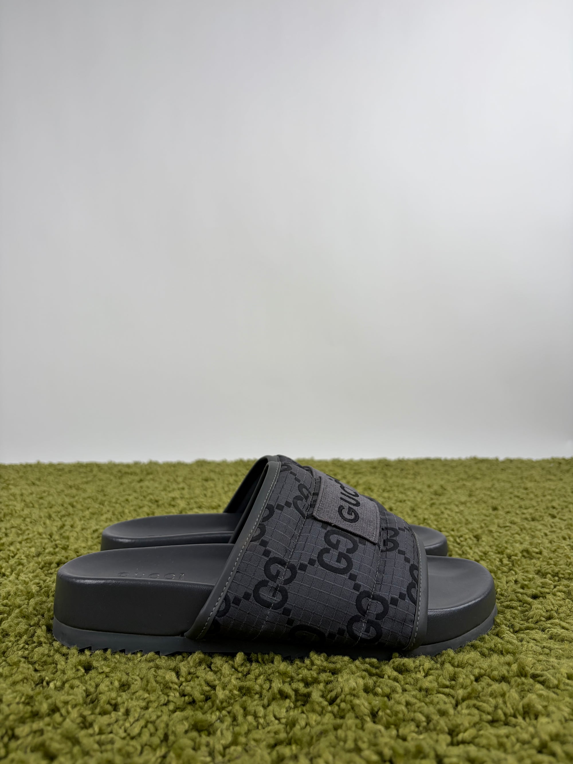 Sandali Gucci Size 7=40 grigi