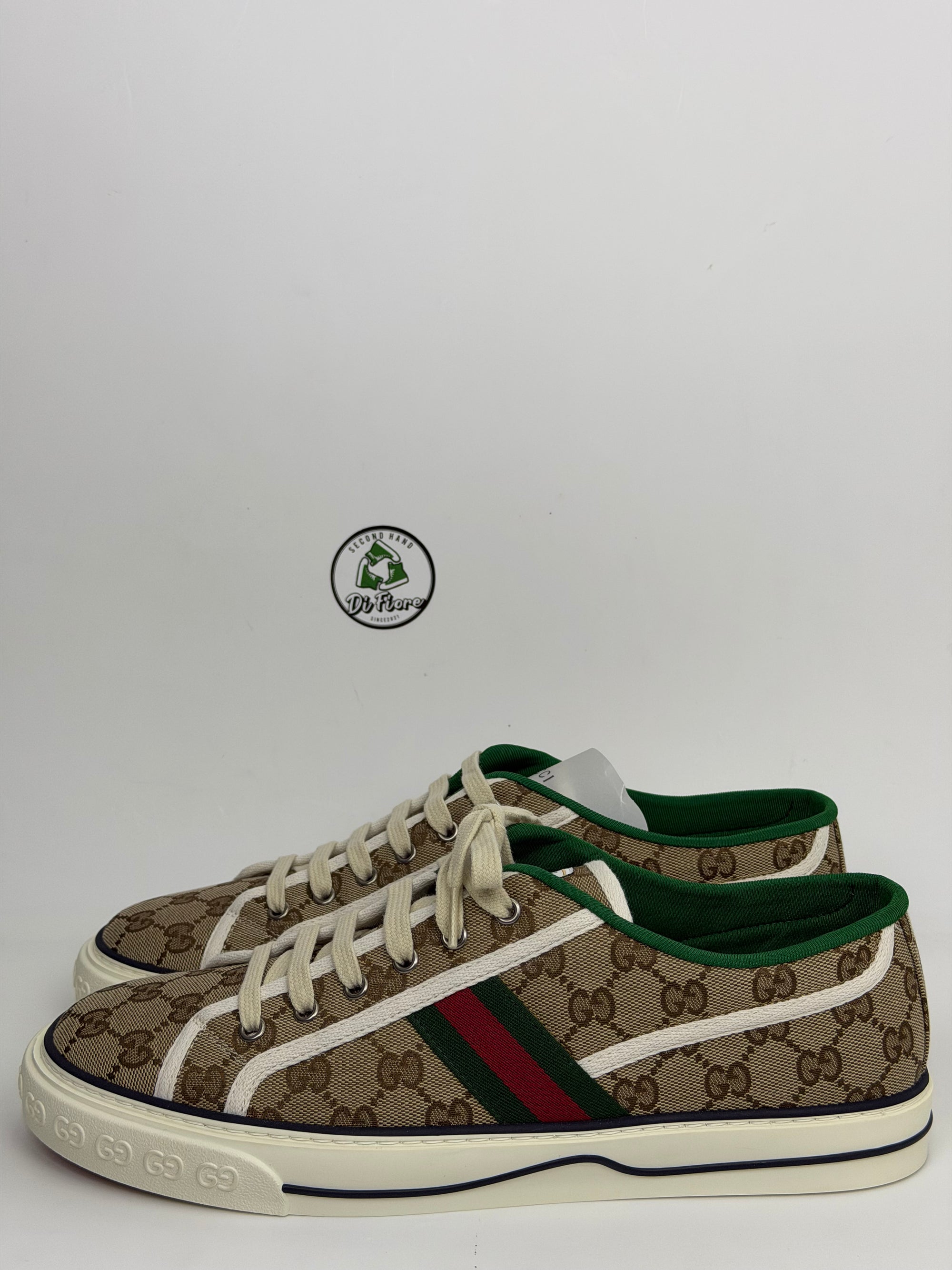 Gucci tennis Size 8=42 veste 42.5