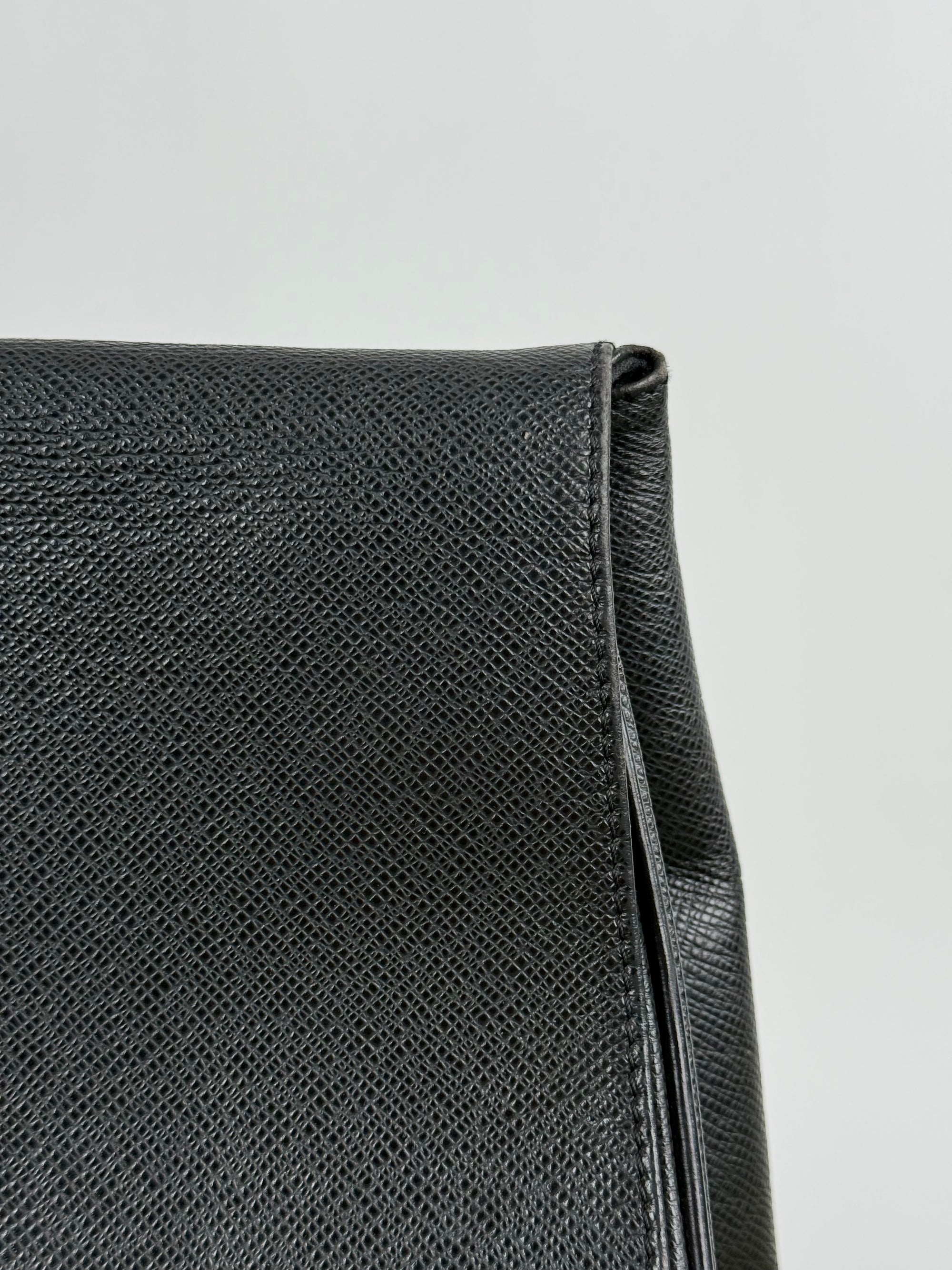 Zaino Cassiar Louis Vuitton in pelle Taiga Nero