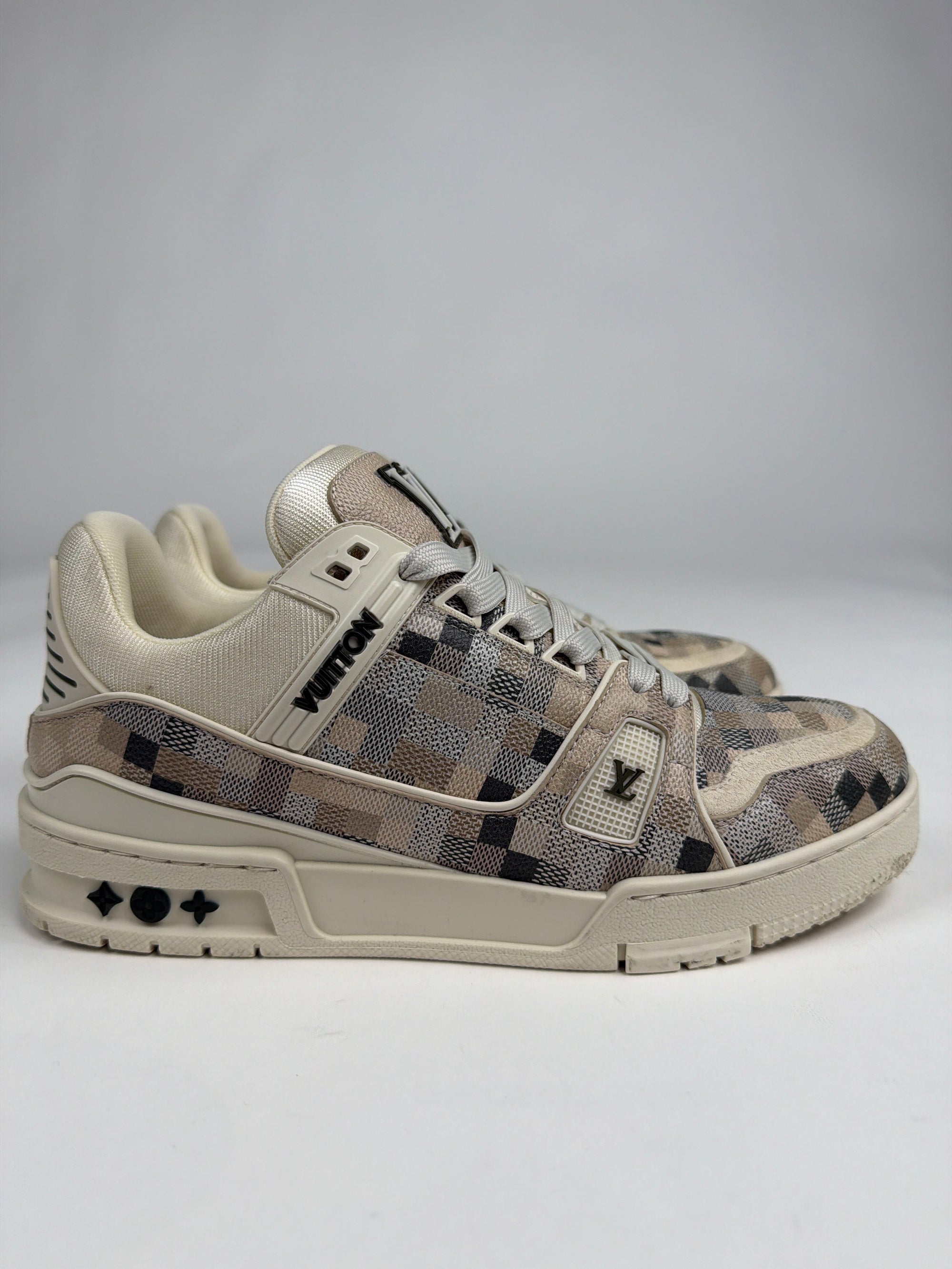Louis Vuitton trainer Size 6=40 veste 41