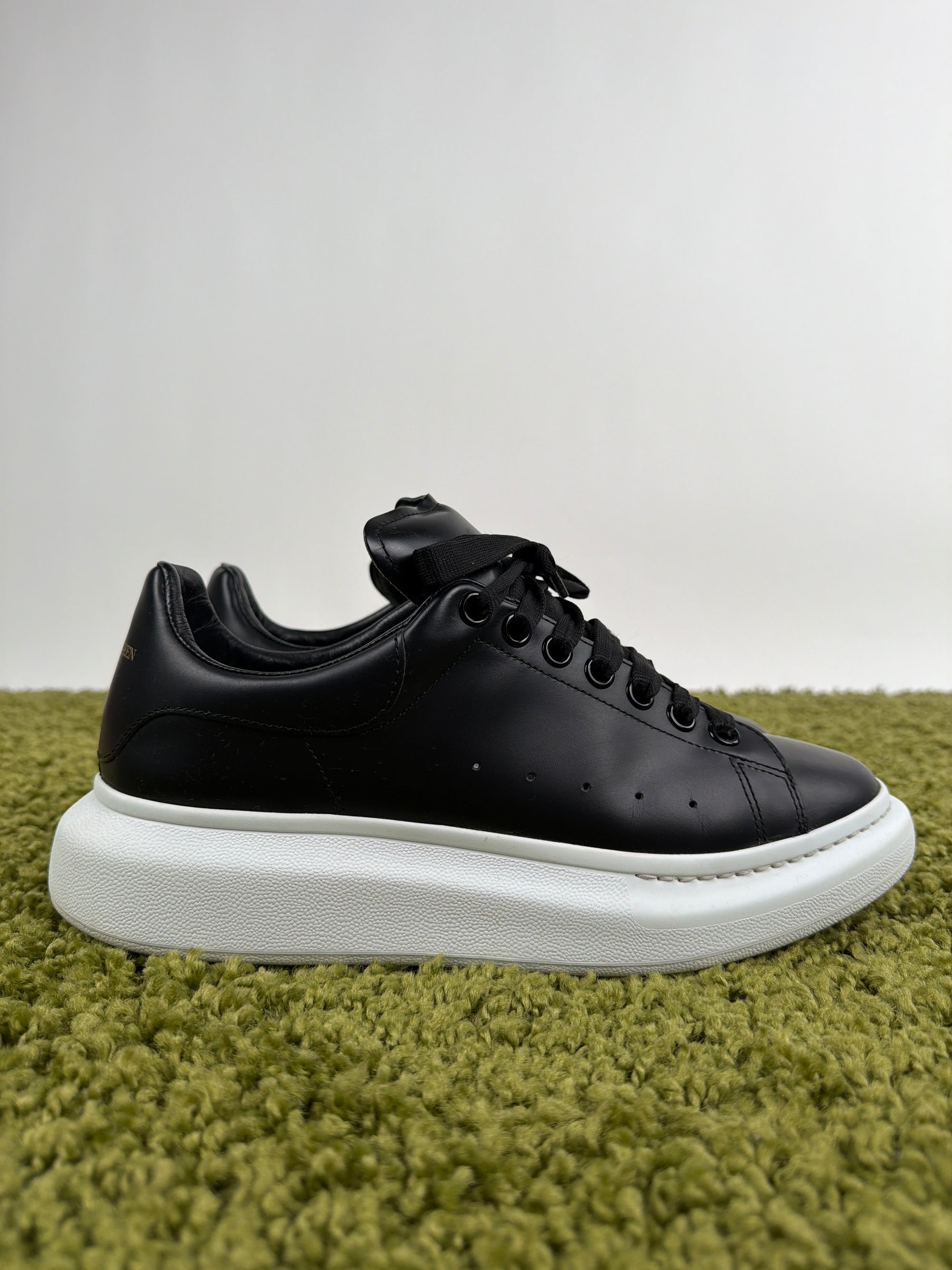 Alexander McQueen 42