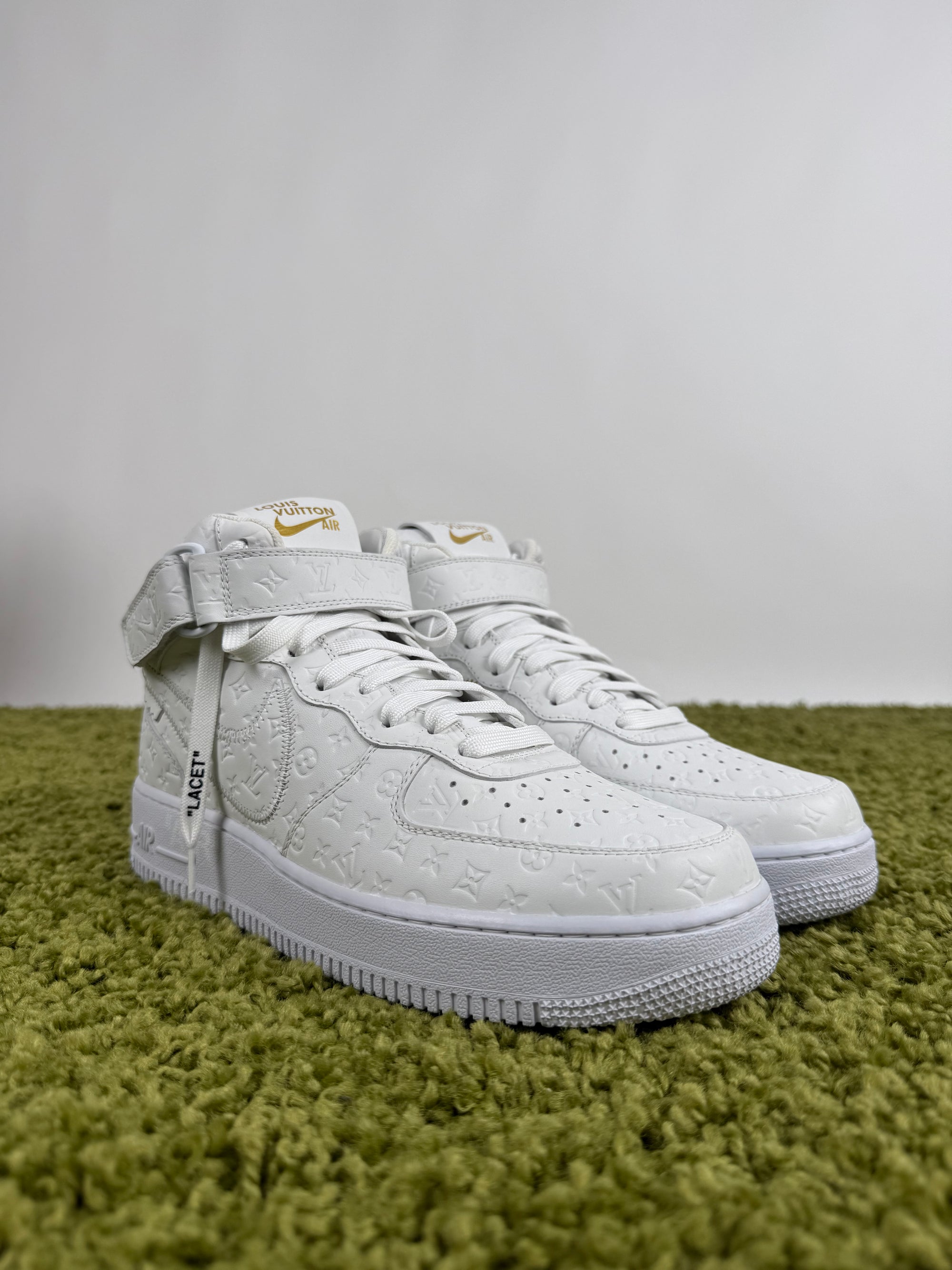 Louis Vuitton x Nike air force 1 High 42