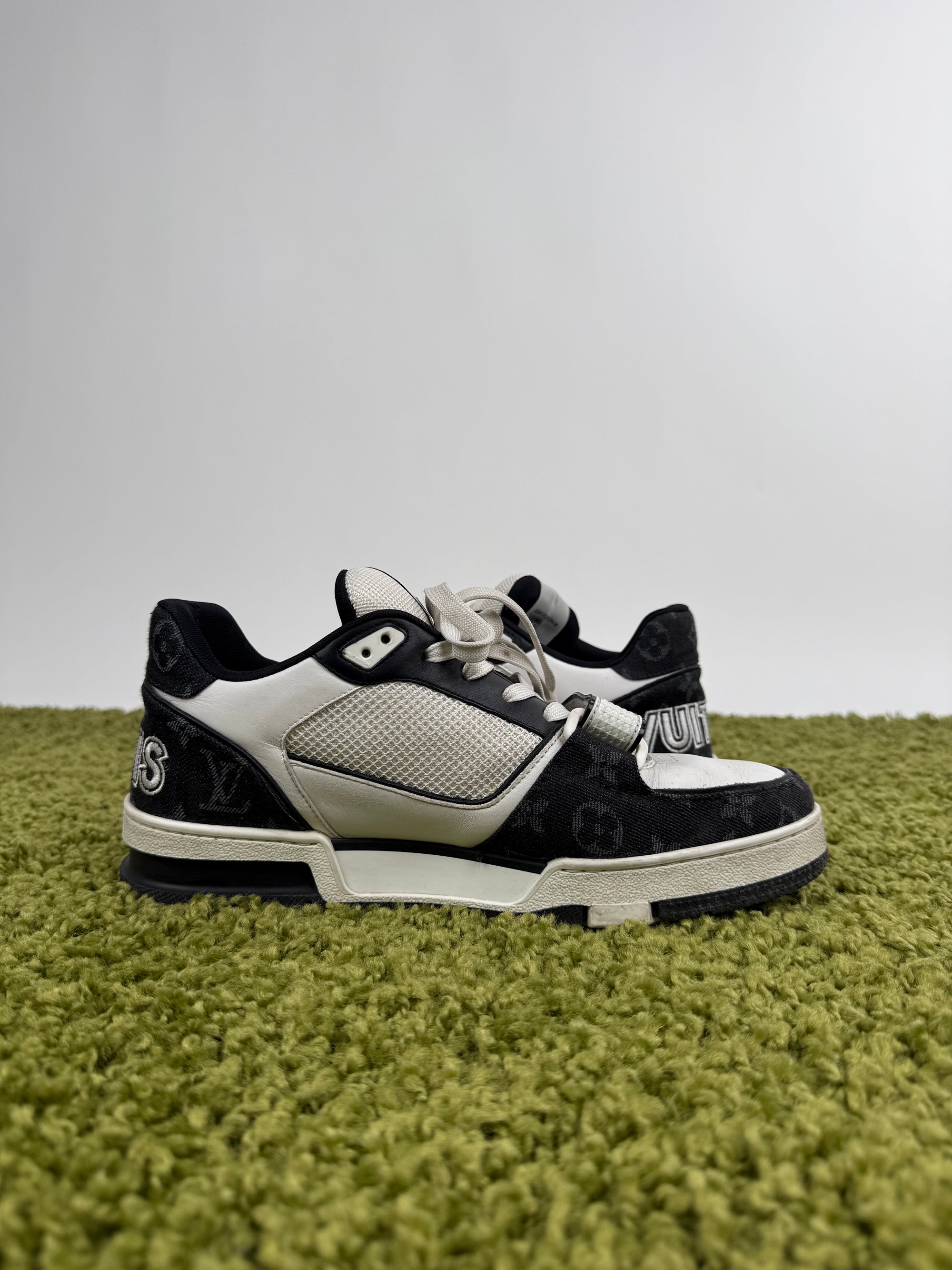 Louis Vuitton Trainer 42 veste 43