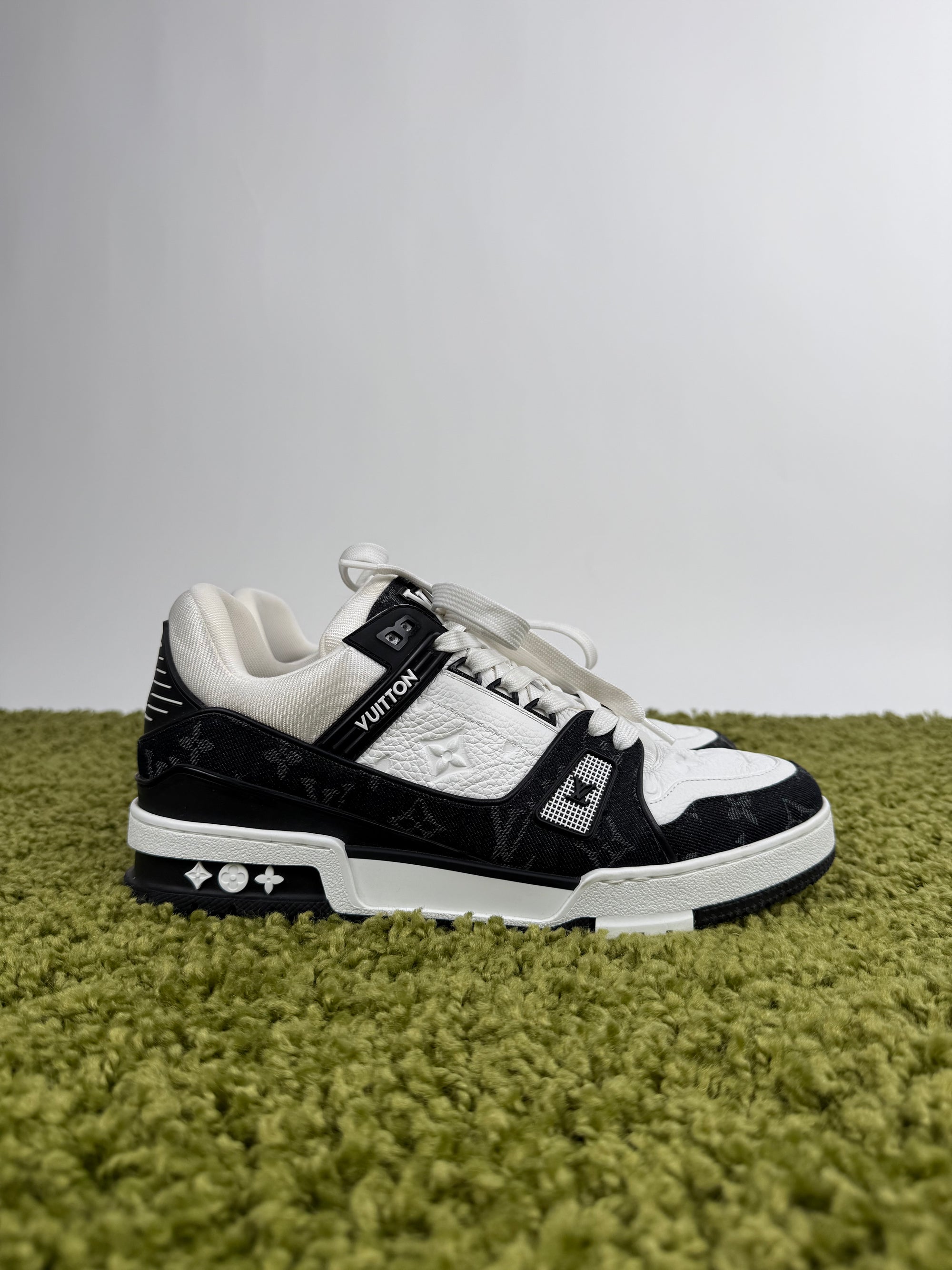 Louis Vuitton Trainer 42 veste 43