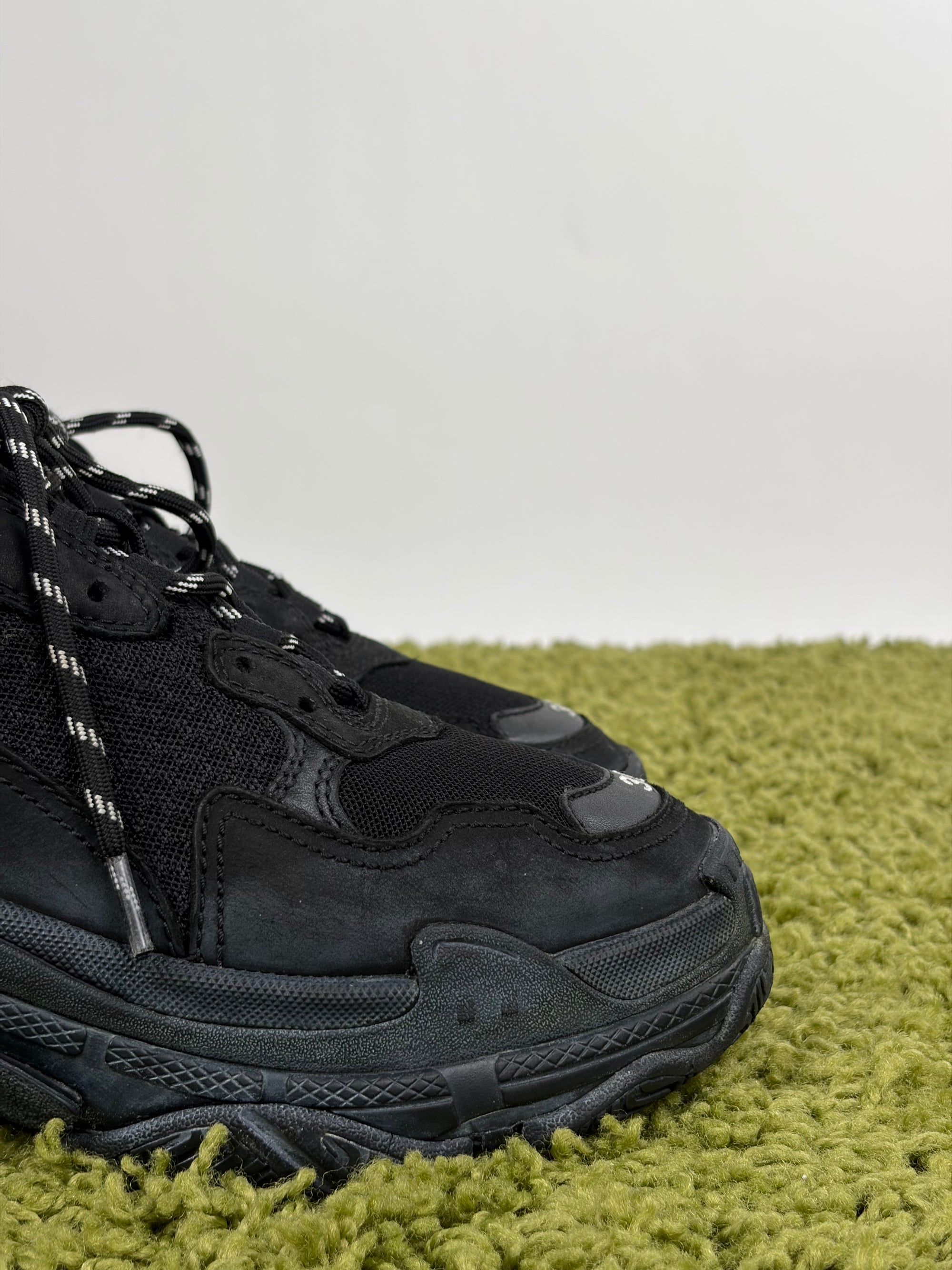 Balenciaga Triple S Size 38 nere effetto usato
