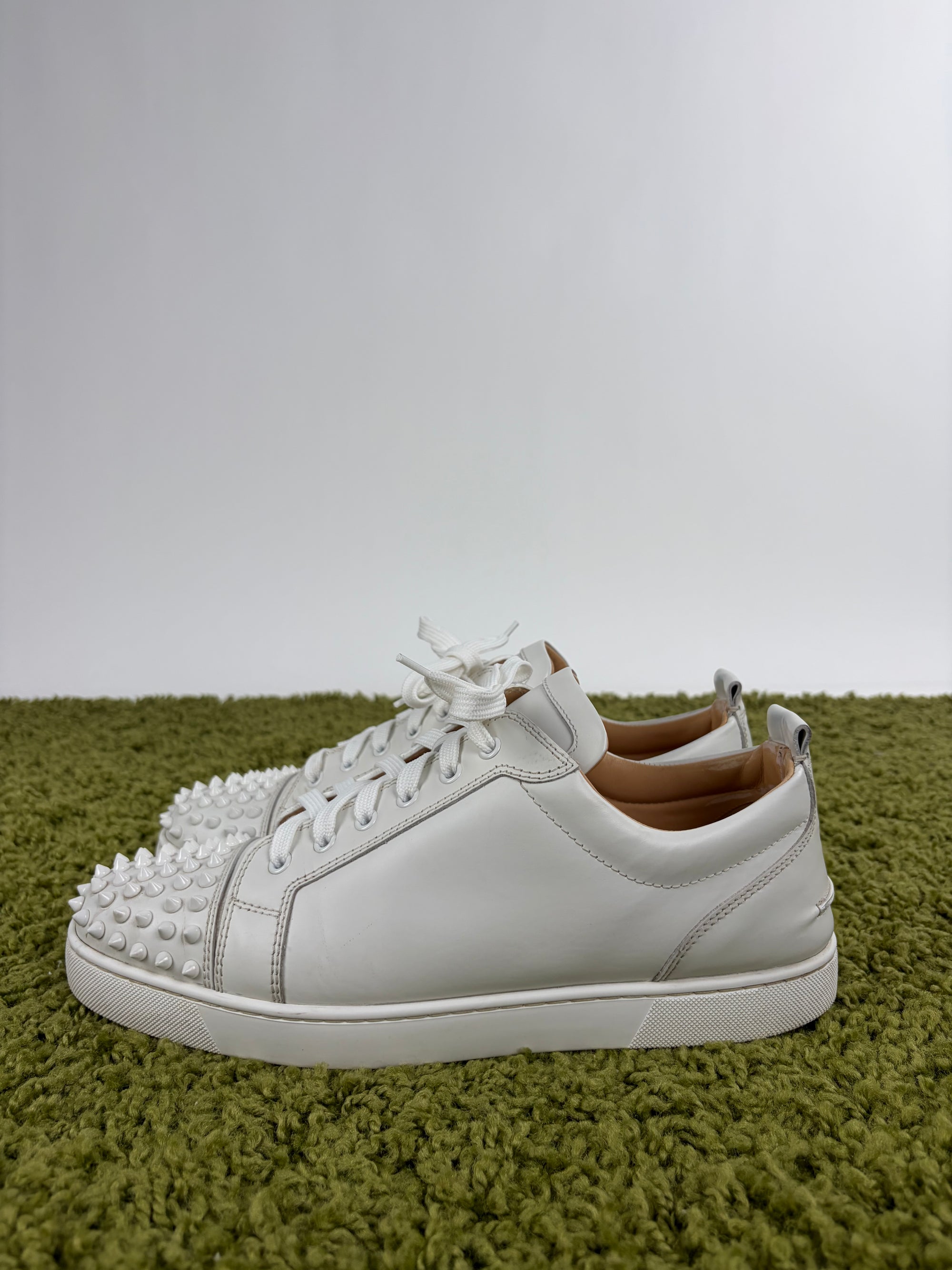 Louboutin basse Size 44.5 bianche
