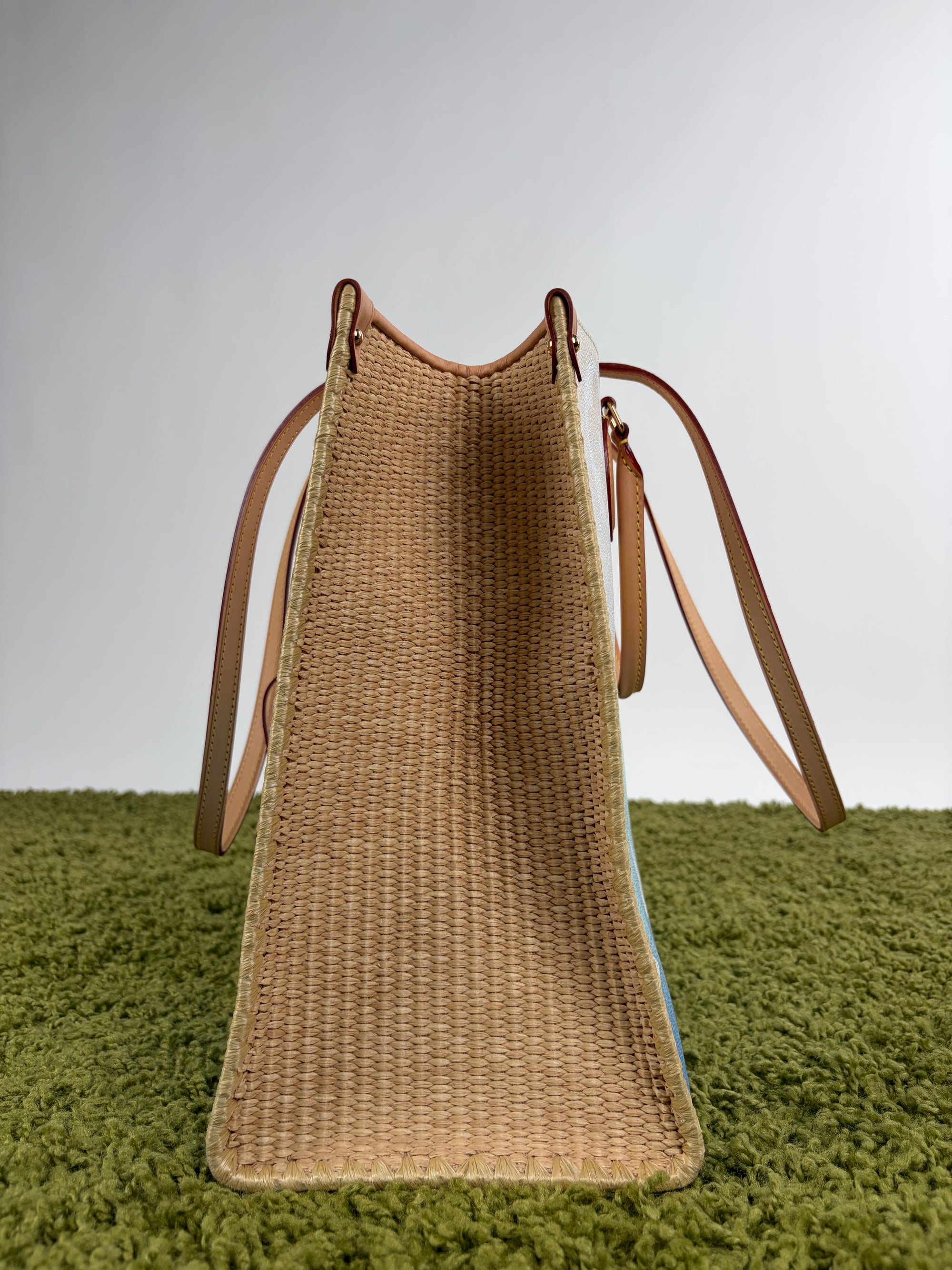 Borsa Louis Vuitton OnTheGo azzurra bianca e gialla