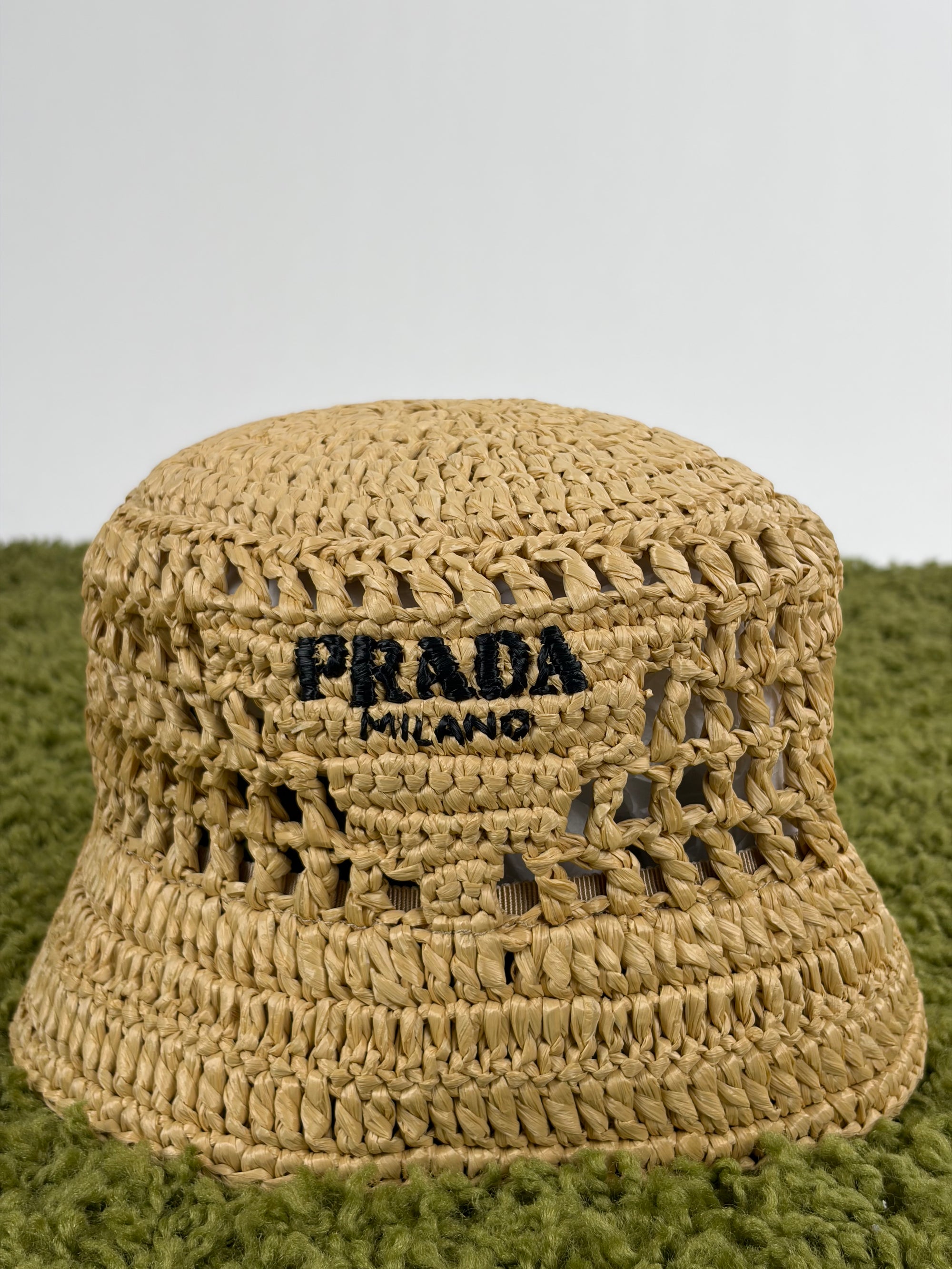 Cappello Prada beige