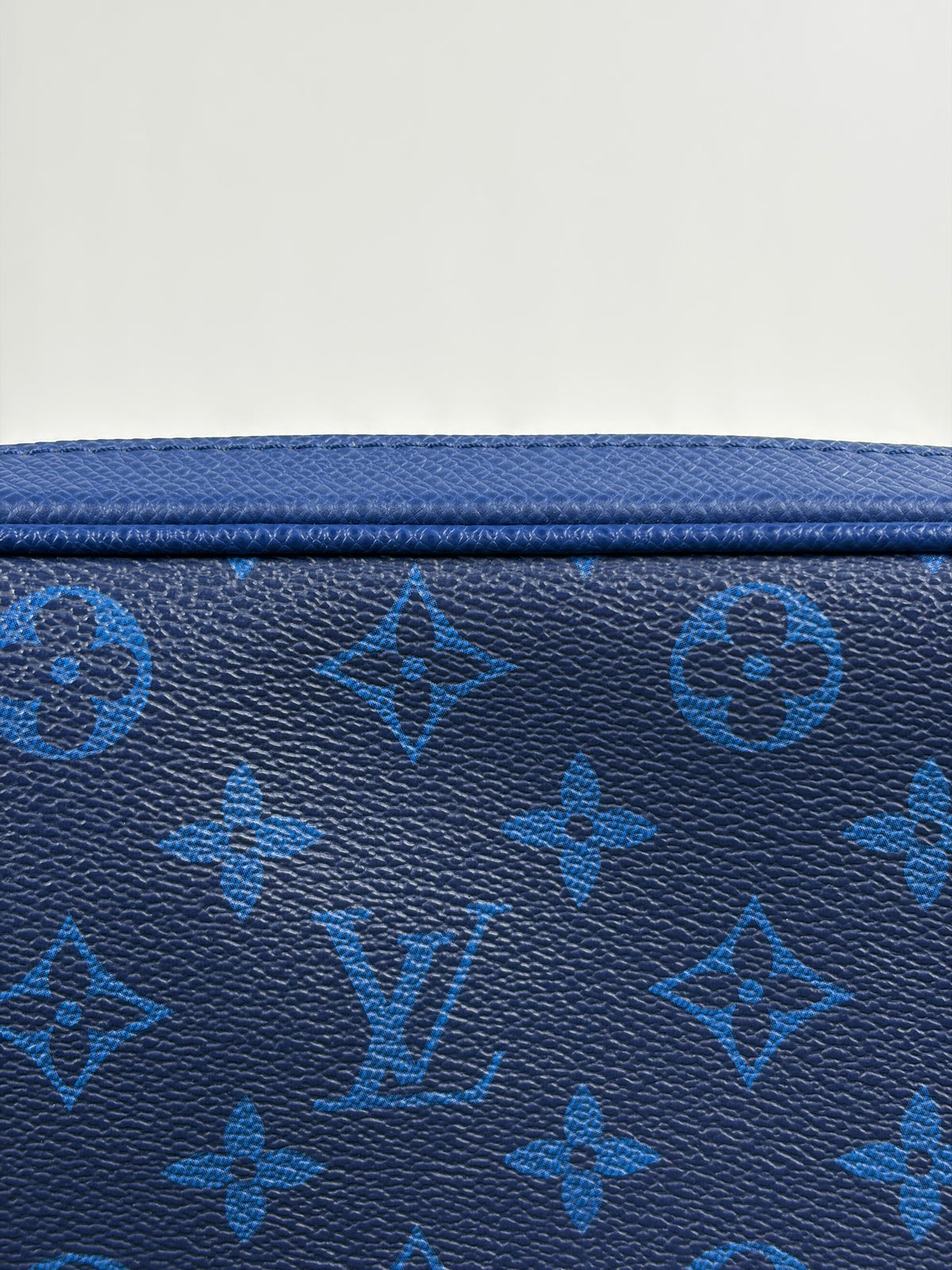 Borsa Louis Vuitton Outdoor Messenger Blu