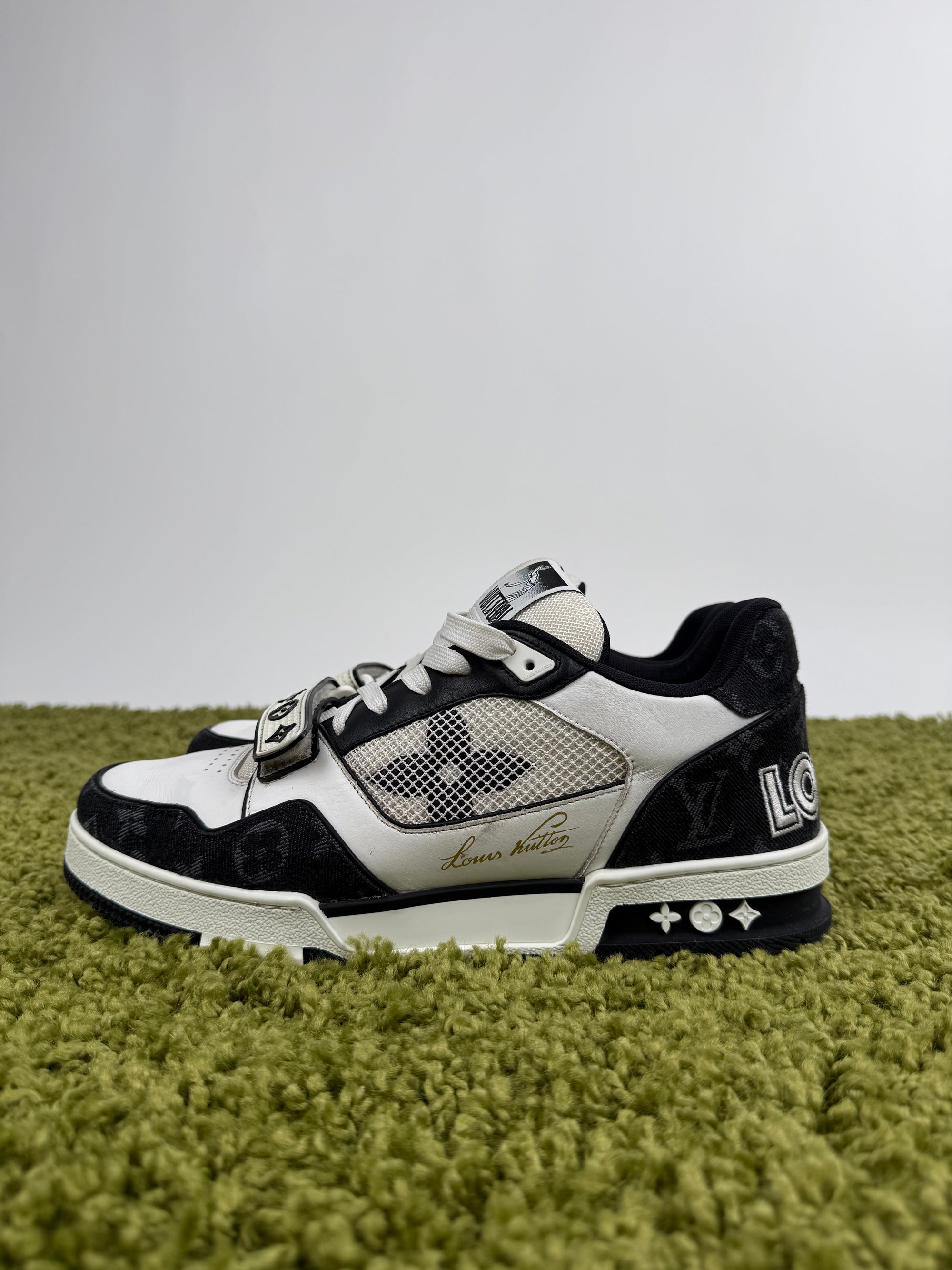 Louis Vuitton Trainer 42 veste 43