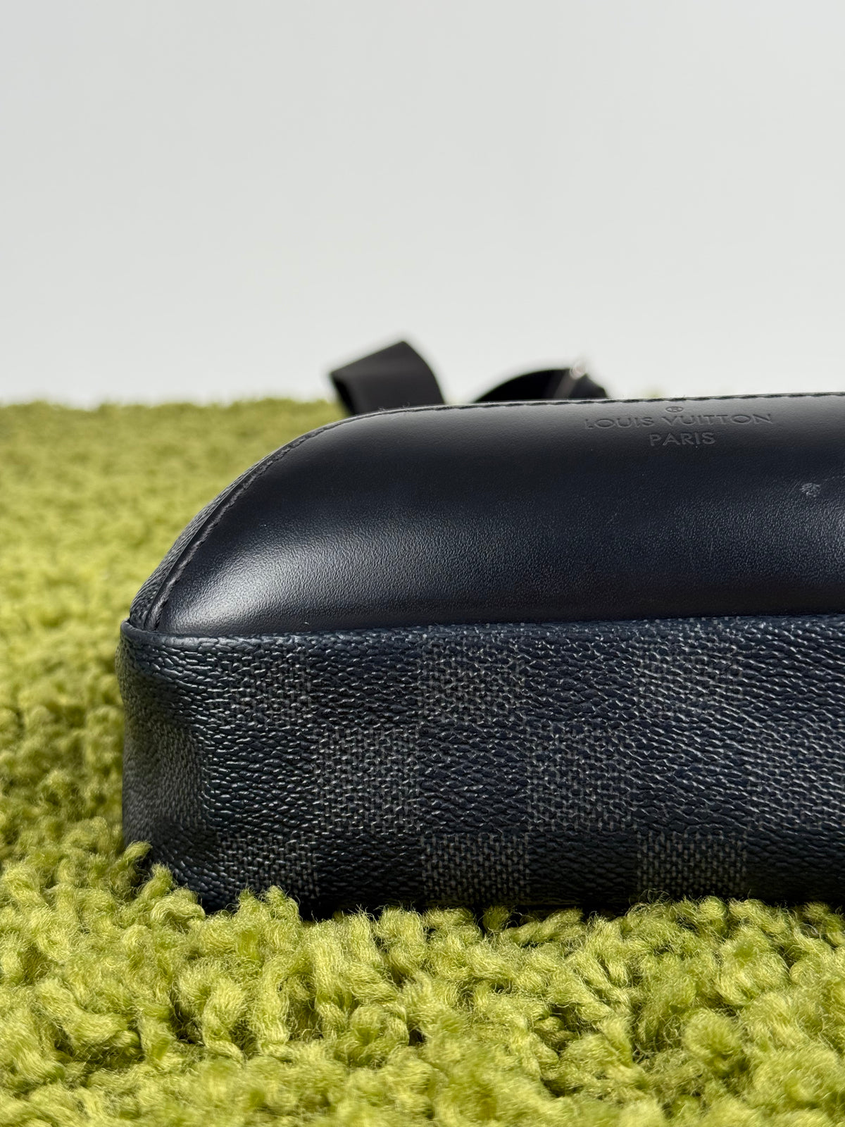 Mono spalla Louis Vuitton Avenue Sling Nero