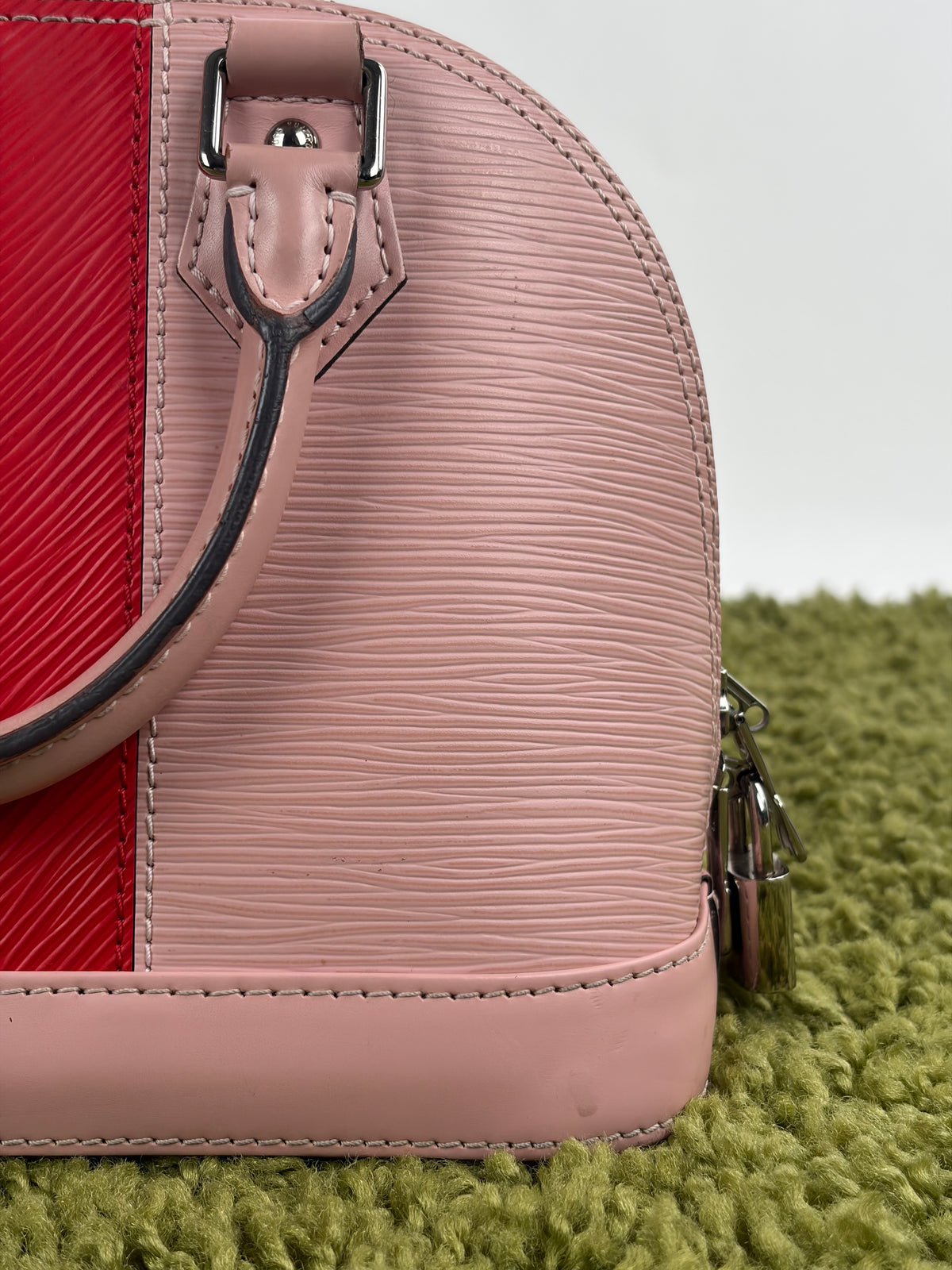 Borsa Louis Vuitton Alma BB Rosa